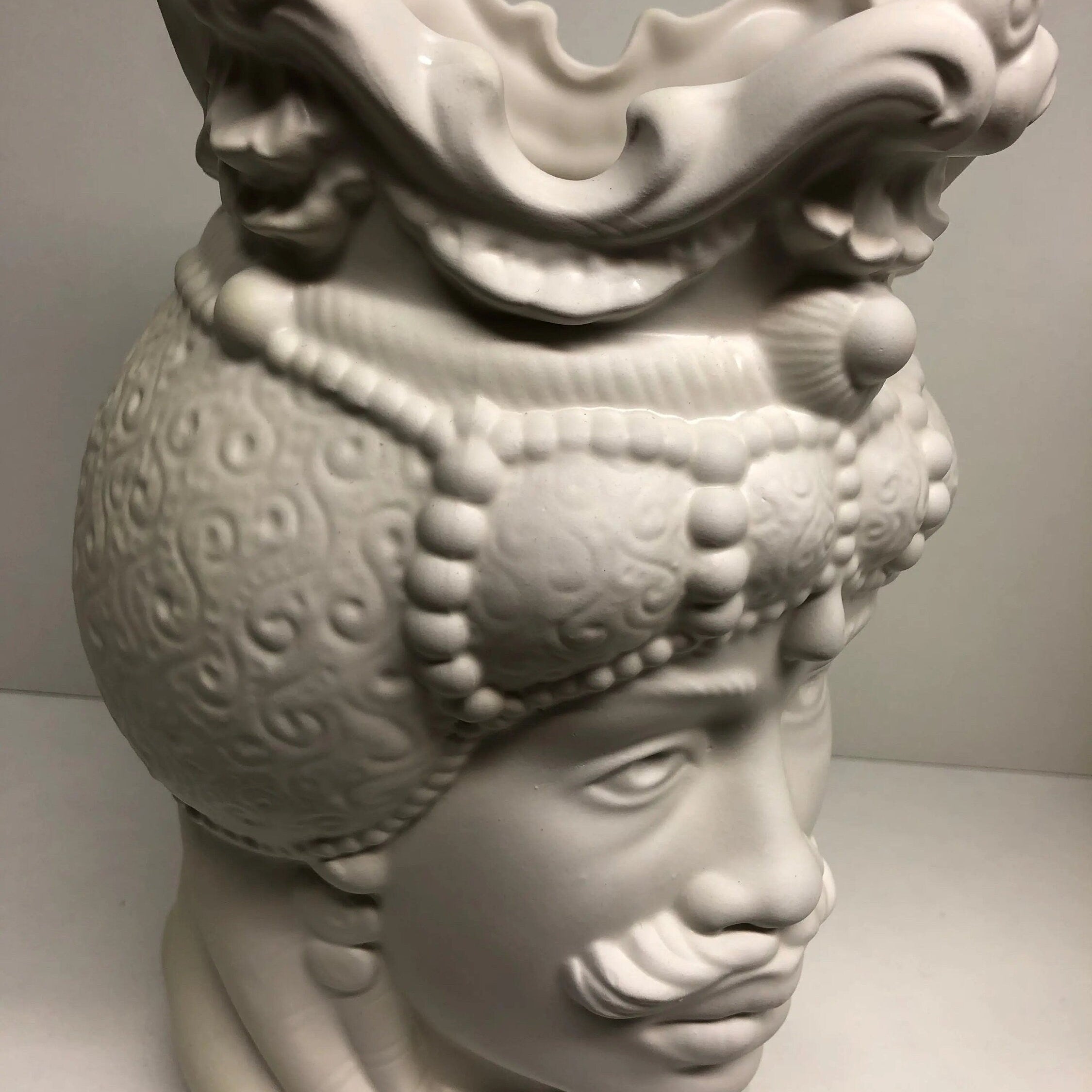 Teste di Moro Emiro Ceramica Caltagirone cm H.30 L.18 Artigianale Bianco Opaco DD CERAMICHE SICILIANE