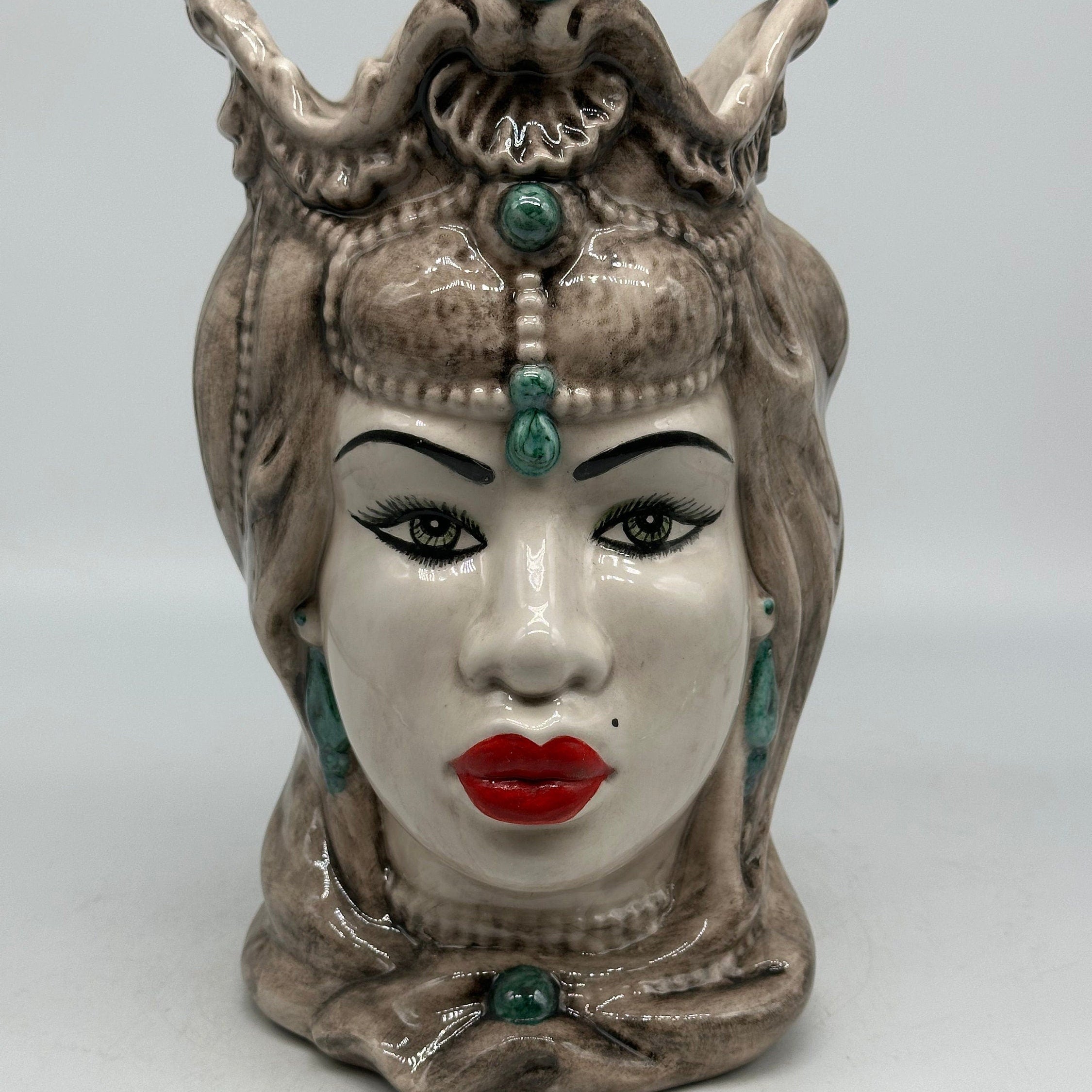 Teste di Moro Emiro Ceramica Caltagirone cm H.30 L.18 Artigianale Écru Sfere Verde