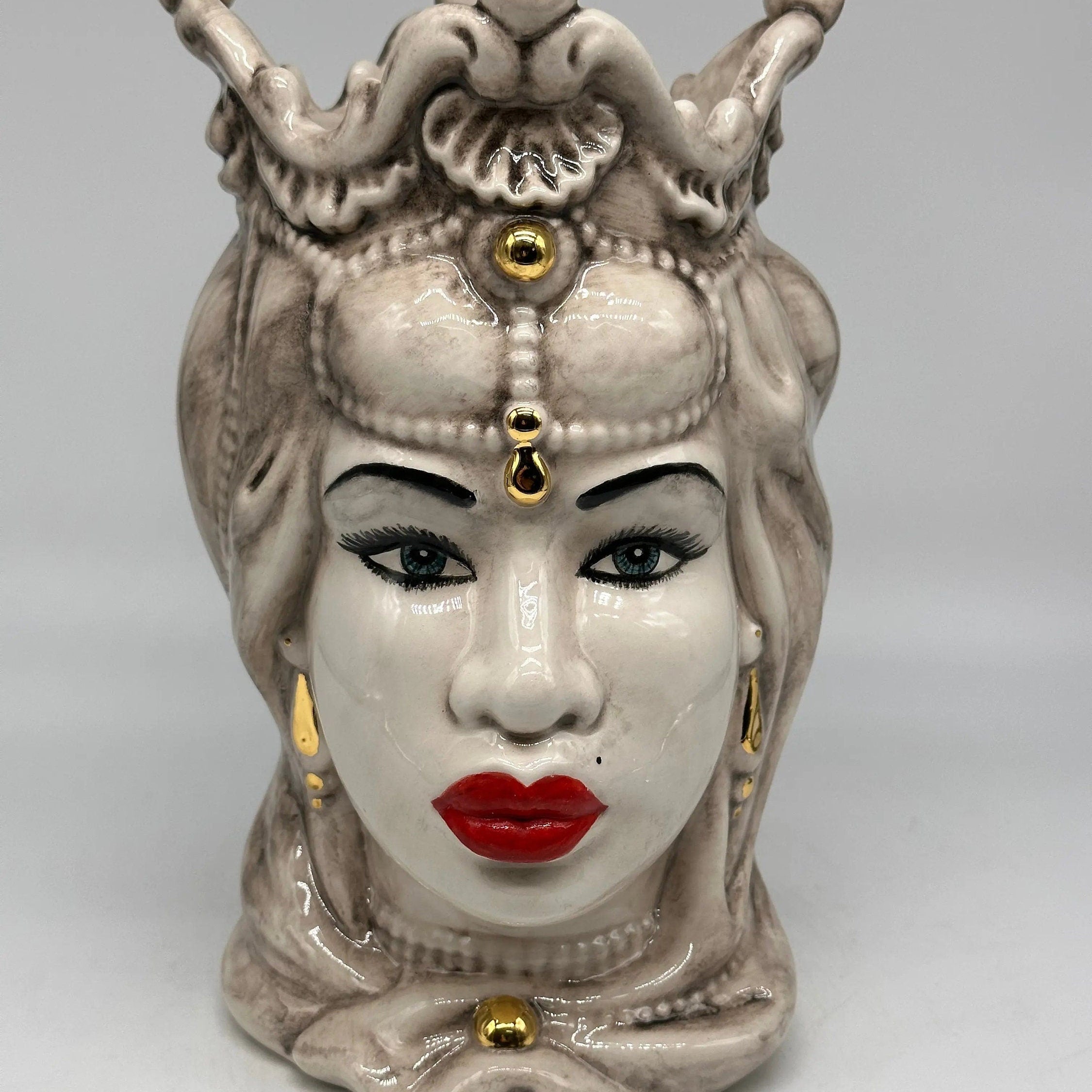 Teste di Moro Emiro Ceramica Caltagirone cm H.30 L.18 Artigianale Écru con dettagli Oro Zecchino DD CERAMICHE SICILIANE