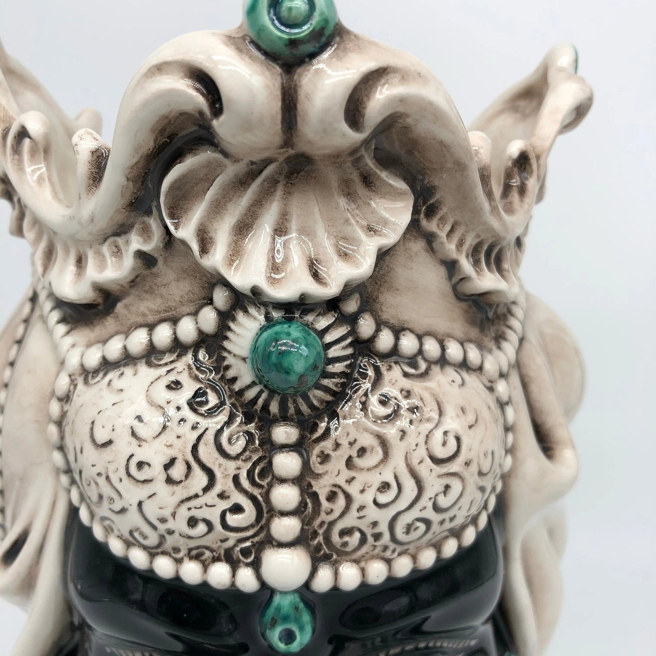 Teste di Moro Emiro Ceramica Caltagirone cm H.30 L.18 Artigianale Écru Sfere Verde DD CERAMICHE SICILIANE