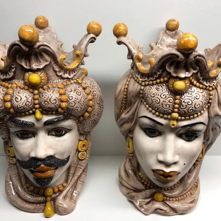 Teste di Moro Emiro Ceramica Caltagirone cm H.45 L.29 Artigianale Écru Sfere Giallo DD CERAMICHE SICILIANE
