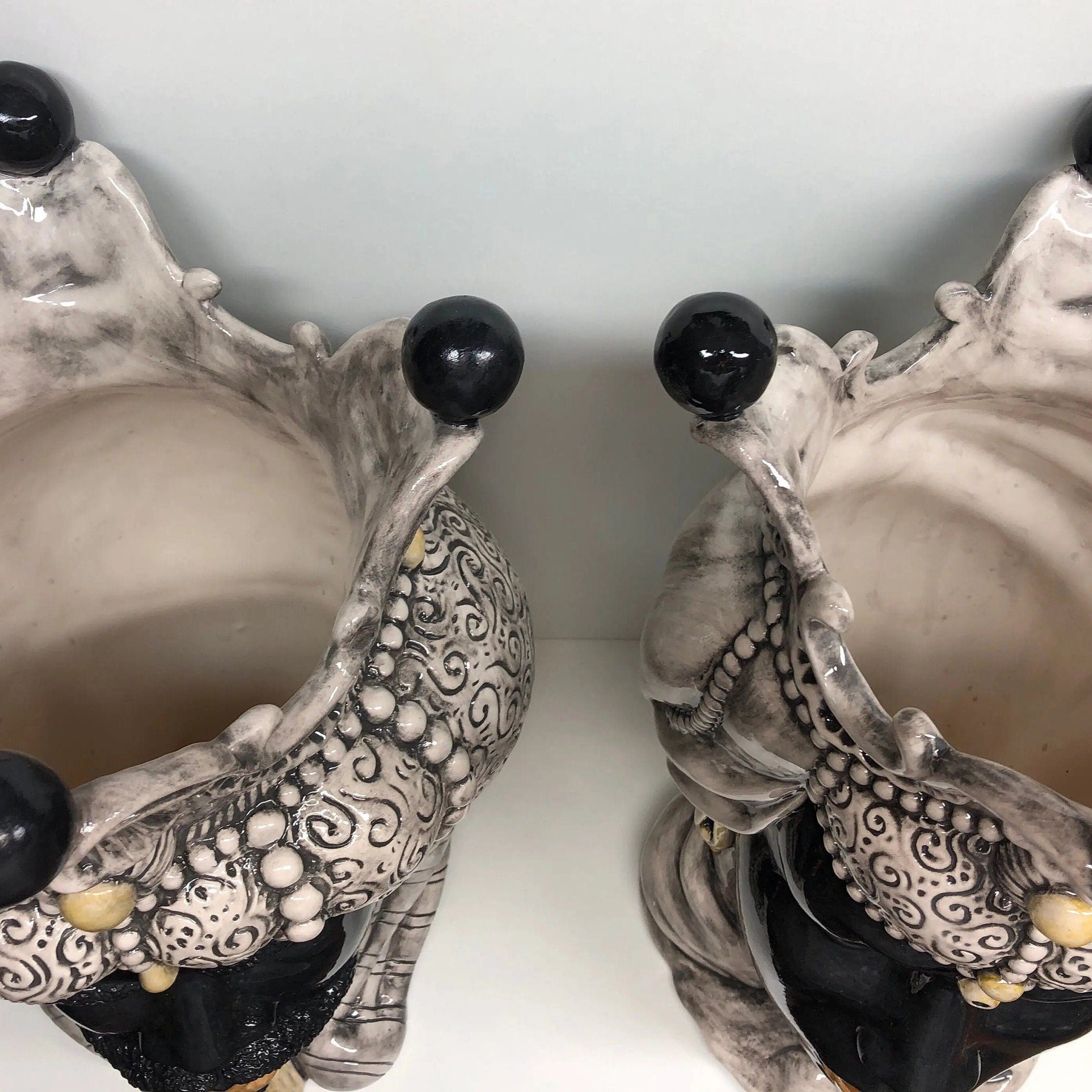 Teste di Moro Emiro Ceramica Caltagirone cm H.45 L.29 Artigianale Écru Sfere Nero DD CERAMICHE SICILIANE