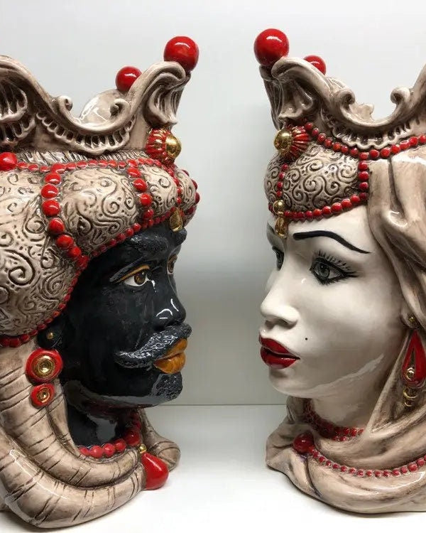 Teste di Moro Emiro Ceramica Caltagirone cm H.45 L.29 Artigianale Écru Oro Sfere Rosso DD CERAMICHE SICILIANE