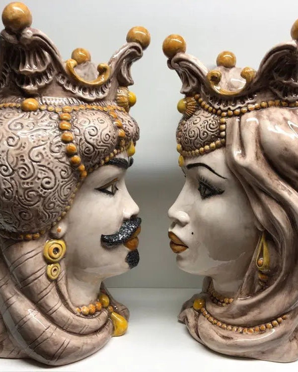 Teste di Moro Emiro Ceramica Caltagirone cm H.45 L.29 Artigianale Écru Sfere Giallo DD CERAMICHE SICILIANE