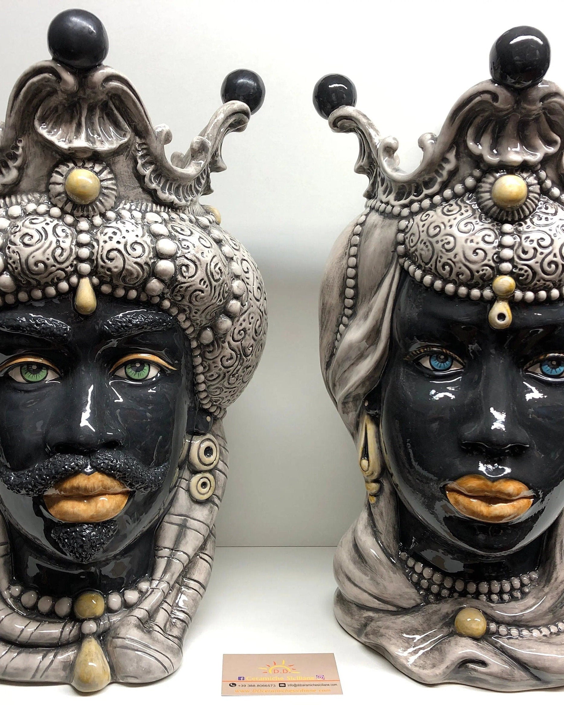 Teste di Moro Emiro Ceramica Caltagirone cm H.45 L.29 Artigianale Écru Sfere Nero DD CERAMICHE SICILIANE