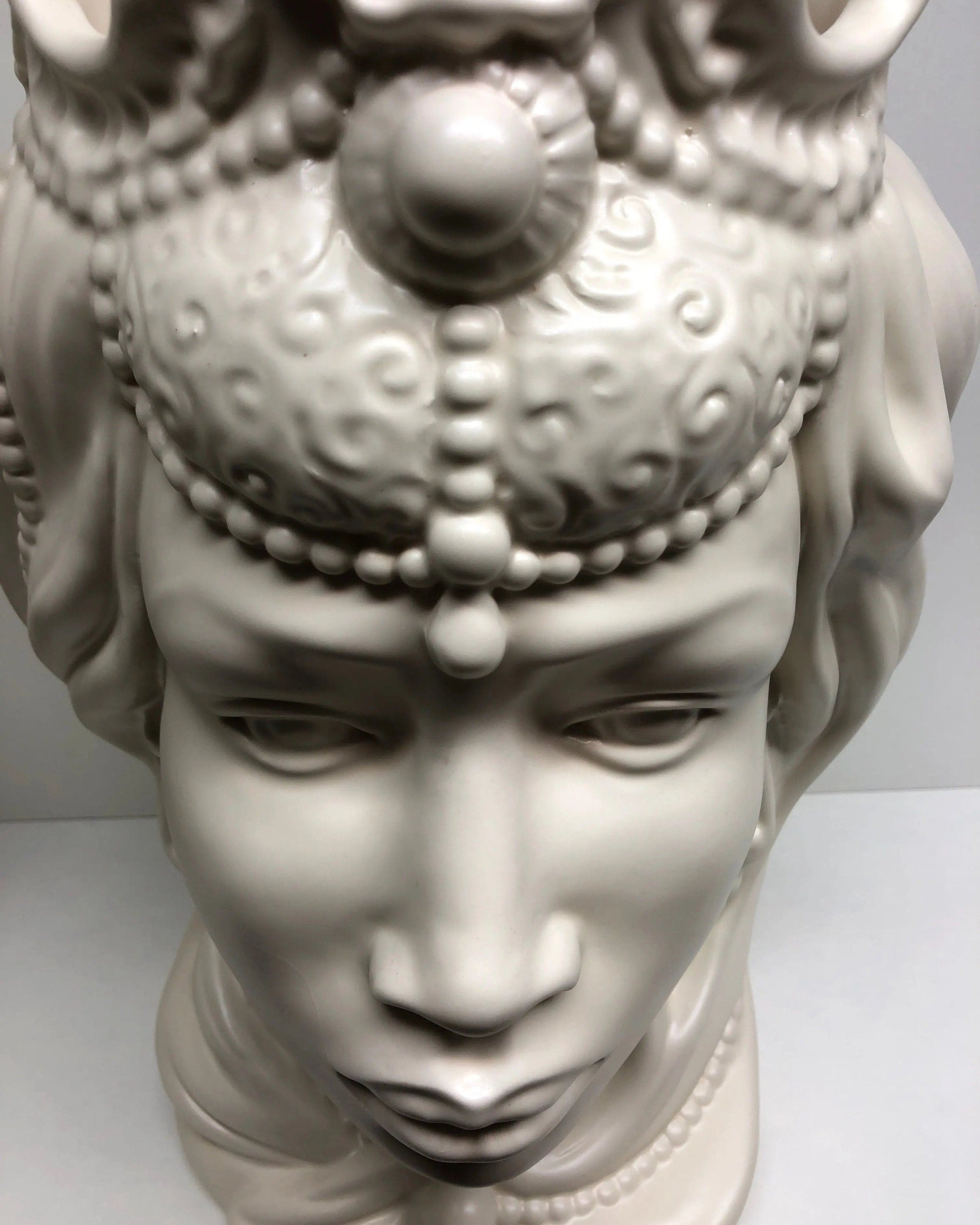 Teste di Moro Emiro Ceramica Caltagirone cm H.45 L.29 Artigianale Bianco Opaco DD CERAMICHE SICILIANE