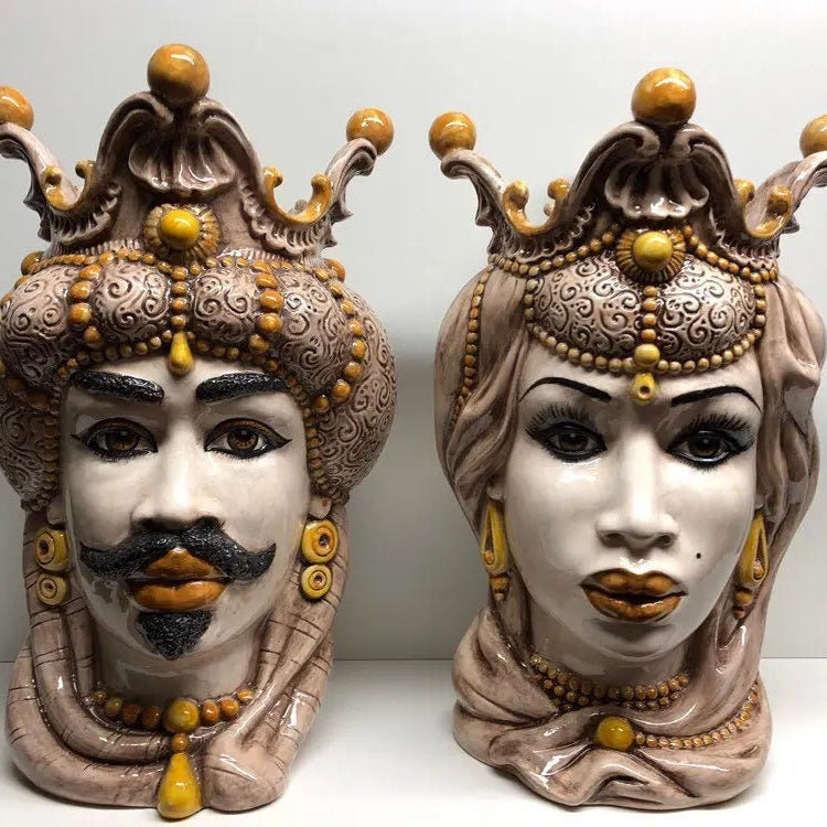 Teste di Moro Emiro Ceramica Caltagirone cm H.45 L.29 Artigianale Écru Sfere Giallo DD CERAMICHE SICILIANE