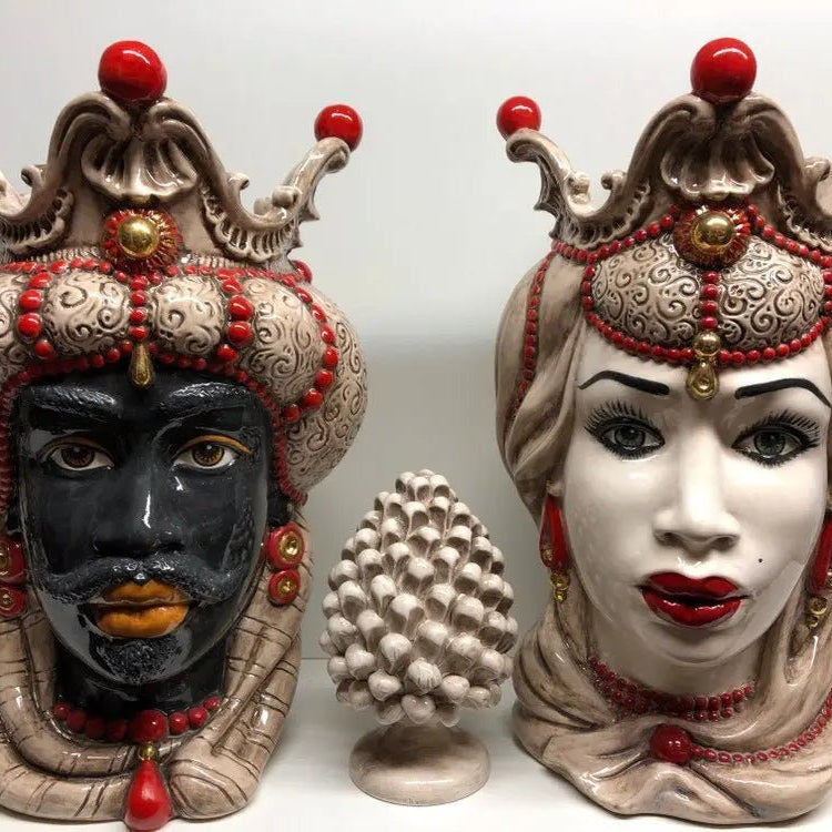 Teste di Moro Emiro Ceramica Caltagirone cm H.45 L.29 Artigianale Écru Oro Sfere Rosso DD CERAMICHE SICILIANE