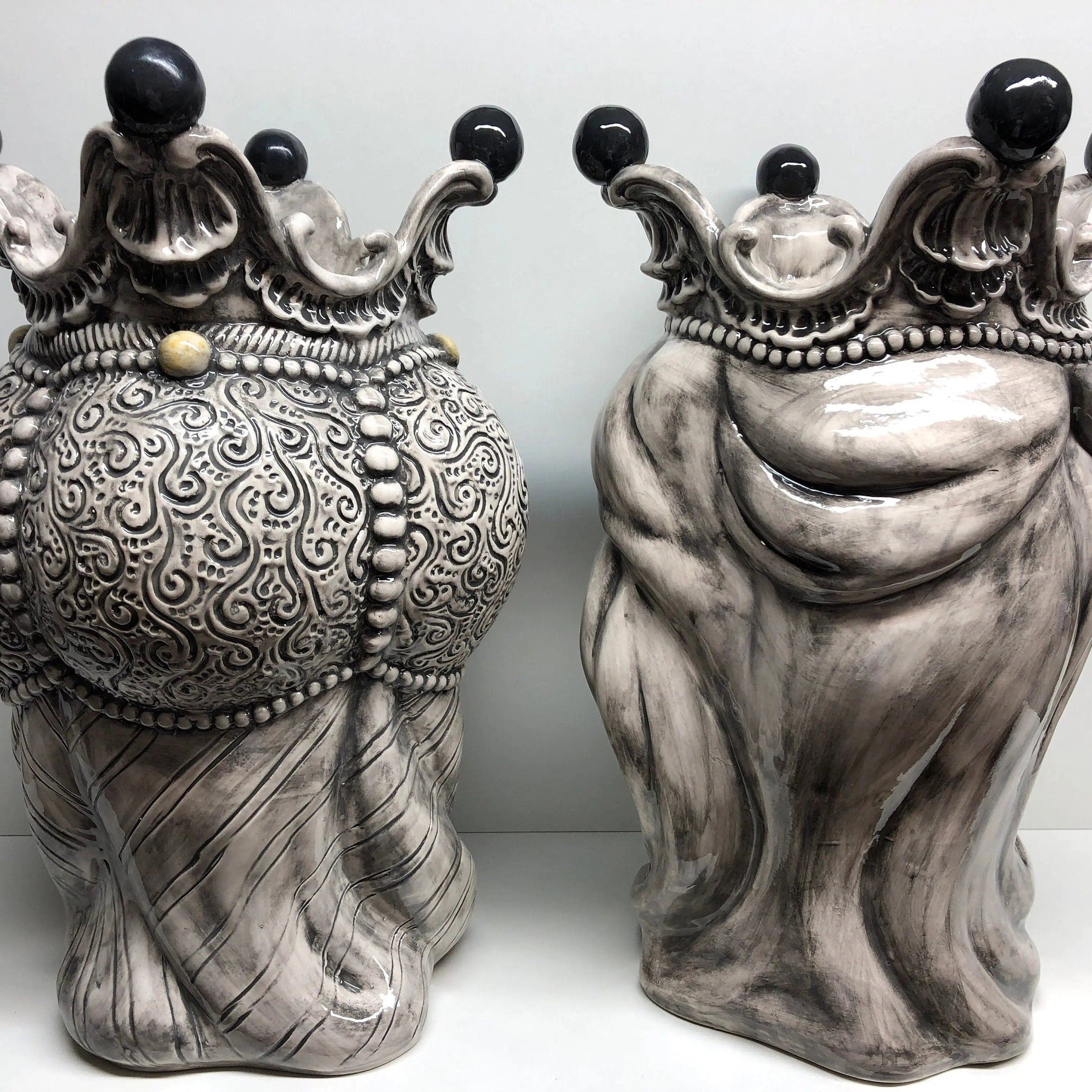 Teste di Moro Emiro Ceramica Caltagirone cm H.45 L.29 Artigianale Écru Sfere Nero DD CERAMICHE SICILIANE