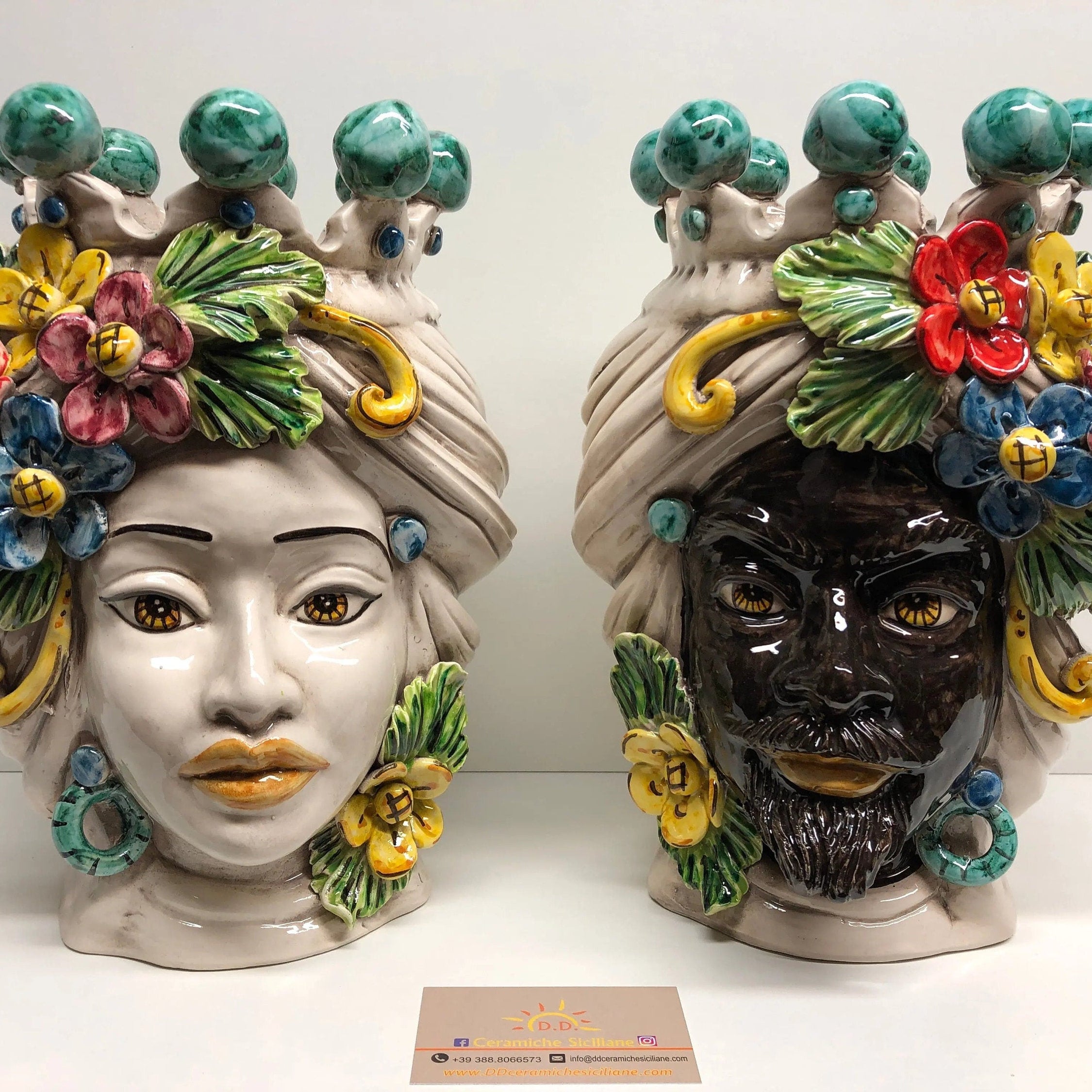 Teste di Moro Fiori Ceramica Caltagirone cm H.30 L.21 Artigianale Corona con Sfere Verde DD CERAMICHE SICILIANE