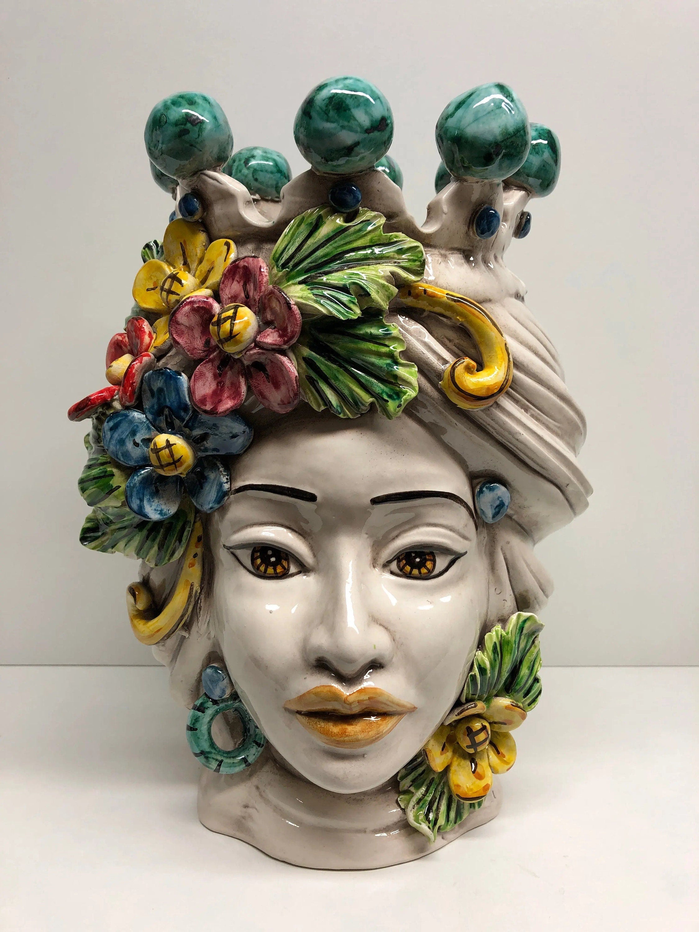 Teste di Moro Fiori Ceramica Caltagirone cm H.30 L.21 Artigianale Corona con Sfere Verde DD CERAMICHE SICILIANE