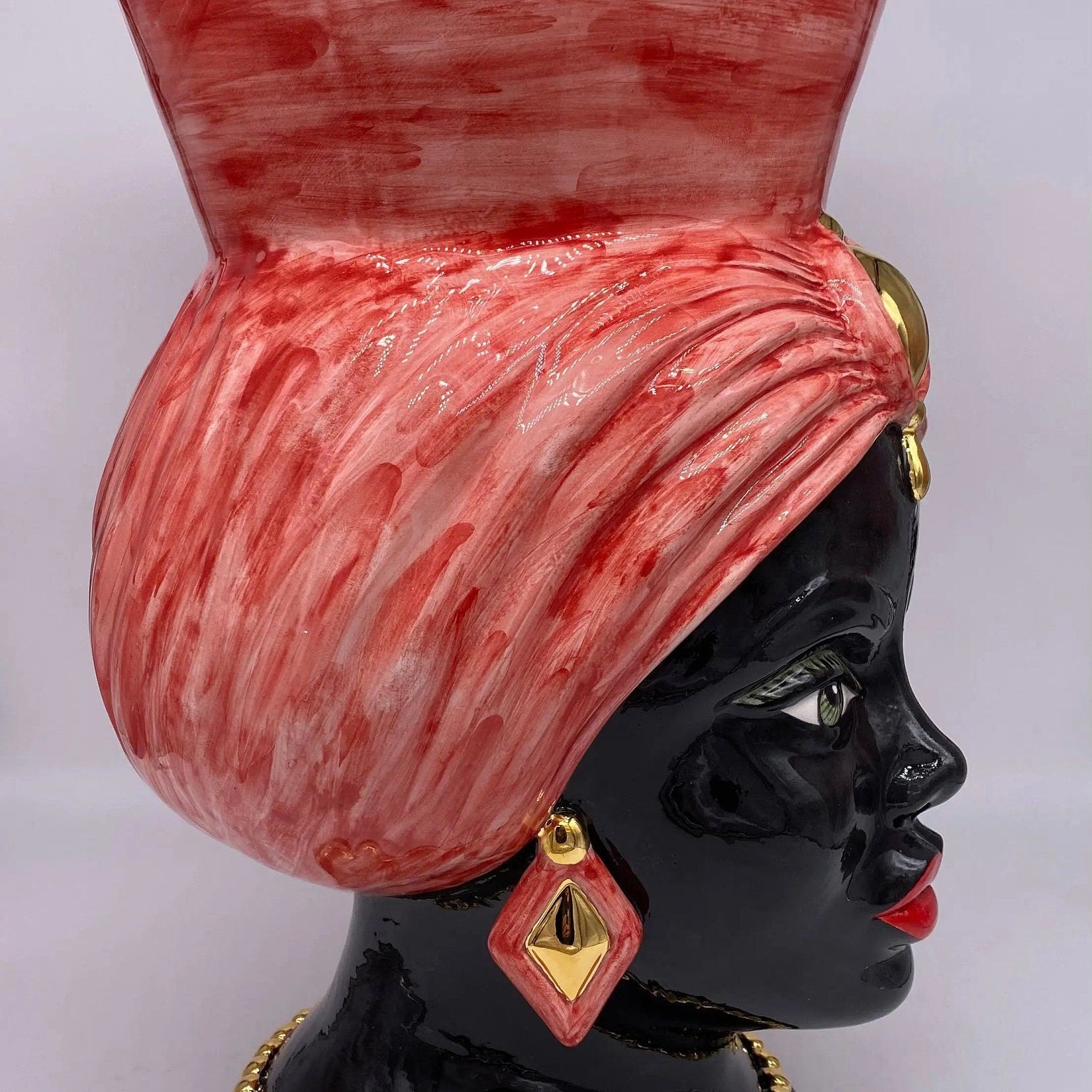 Teste di Moro Iris Ceramica Caltagirone cm H.40 L.23 Artigianale Rosso Oro Zecchino DD CERAMICHE SICILIANE