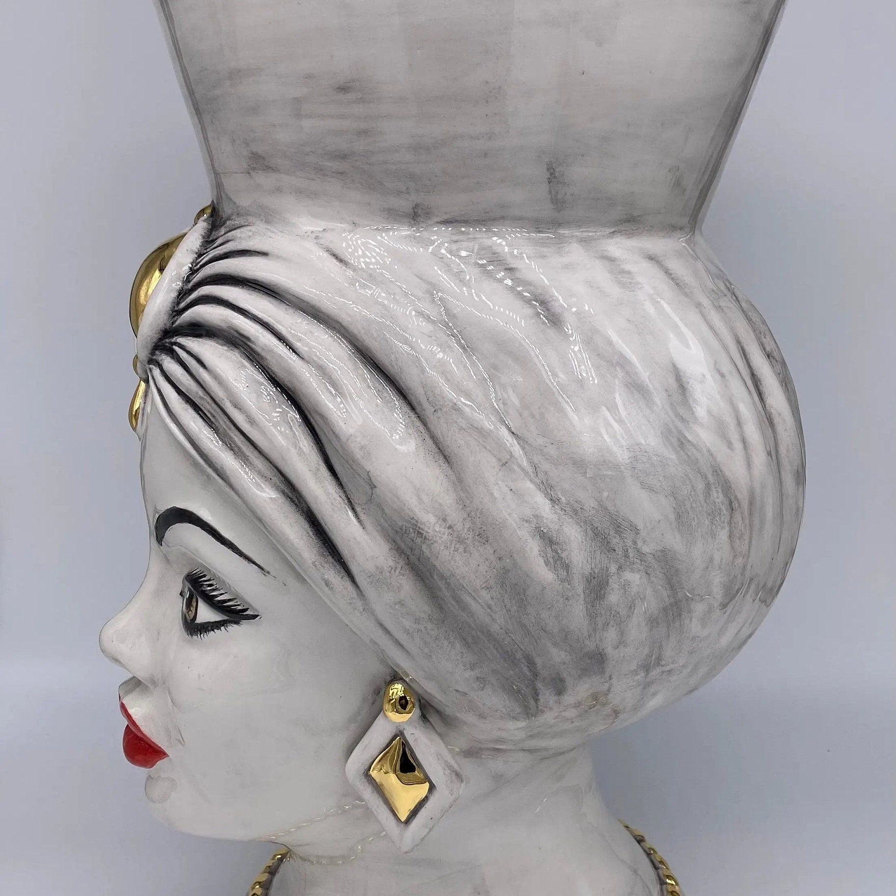 Teste di Moro Iris Ceramica Caltagirone cm H.40 L.23 Artigianale Ghiaccio Oro Zecchino DD CERAMICHE SICILIANE