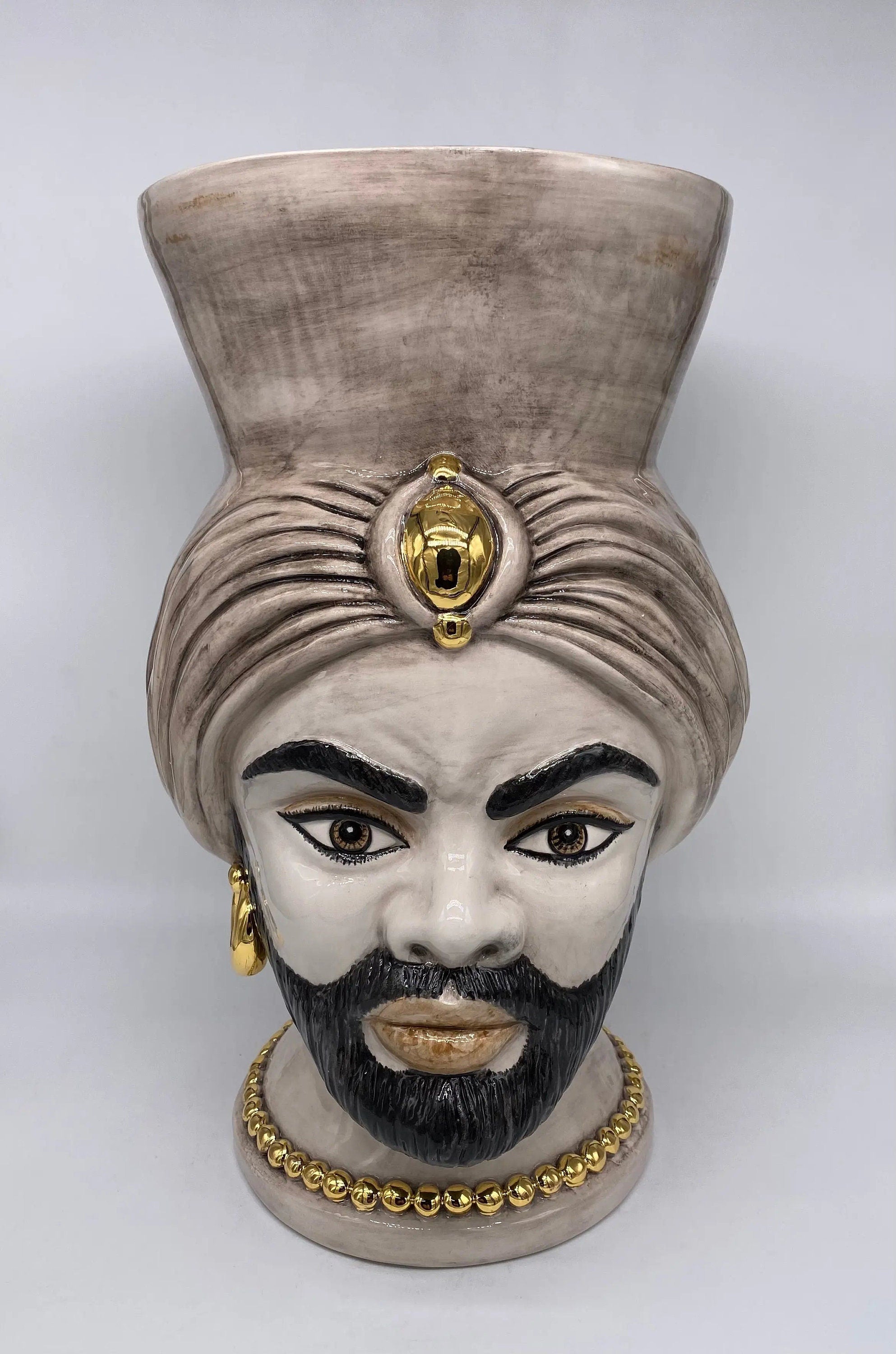 Teste di Moro Iris Ceramica Caltagirone cm H.40 L.23 Artigianale Écru Oro Zecchino DD CERAMICHE SICILIANE