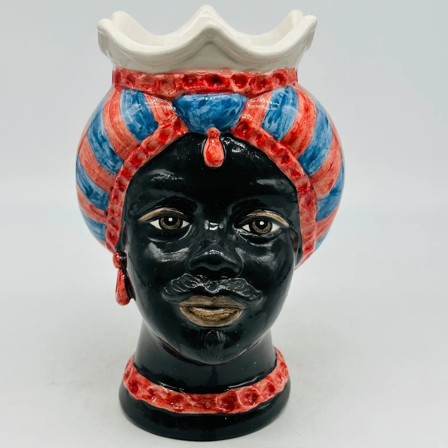 Teste di Moro Luis Ceramica Caltagirone cm H.22 L.15 Artigianale Turbante Striscie Rosso Blu - Uomo - TESTA DI MORO