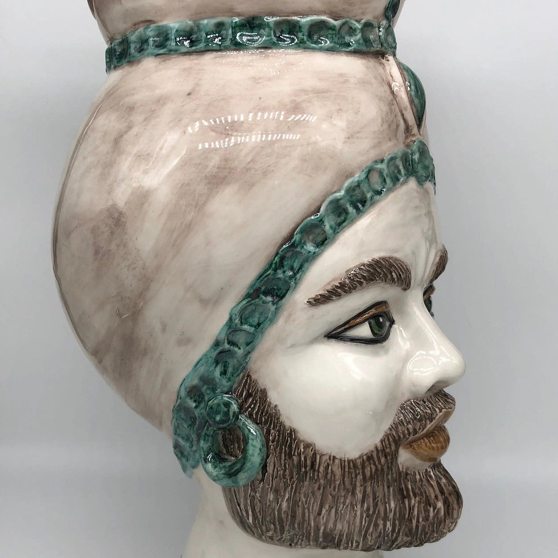Teste di Moro Luis Ceramica Caltagirone cm H.44 L.23 Artigianale Turbante Liscio Écru Verde DD CERAMICHE SICILIANE
