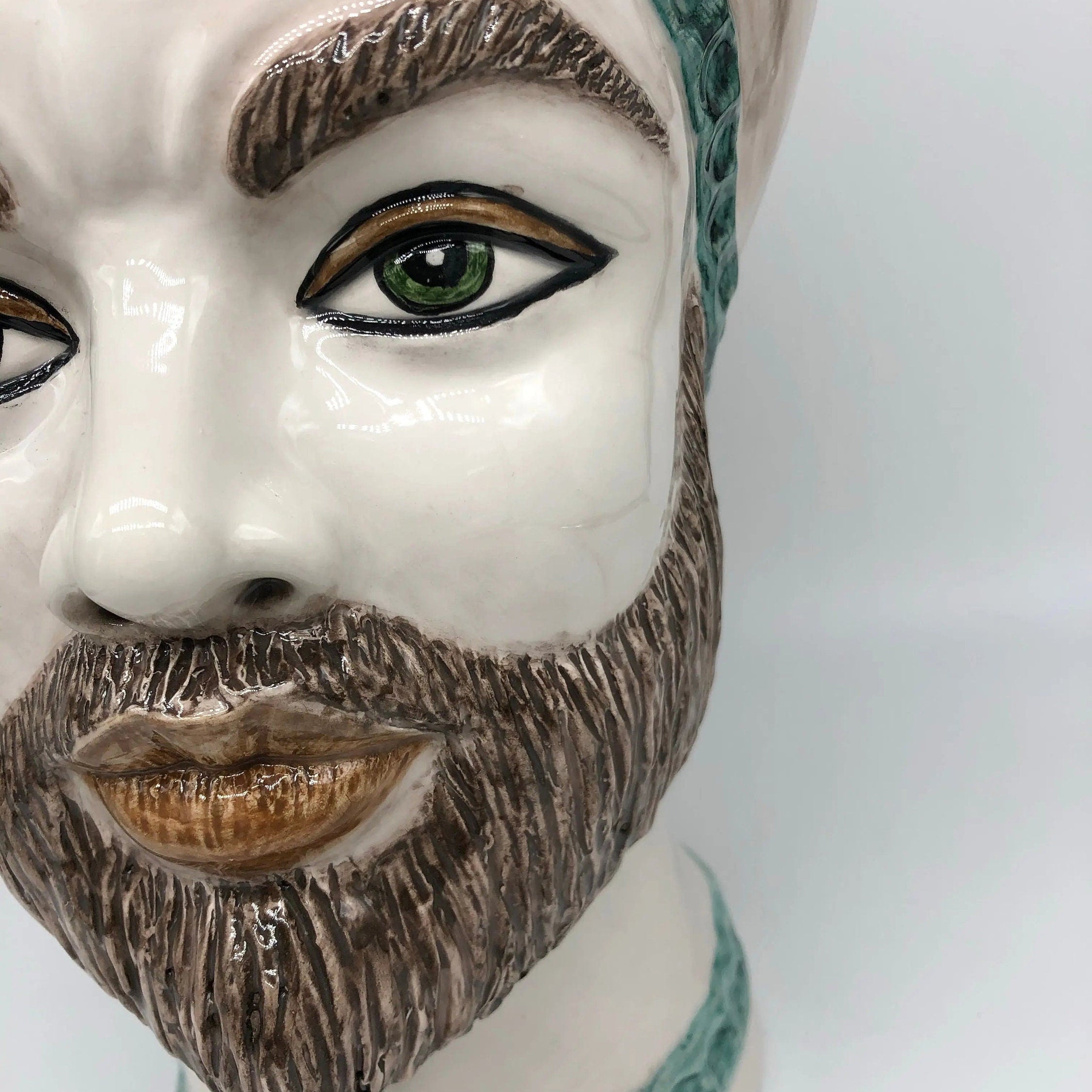 Teste di Moro Luis Ceramica Caltagirone cm H.44 L.23 Artigianale Turbante Liscio Écru Verde DD CERAMICHE SICILIANE