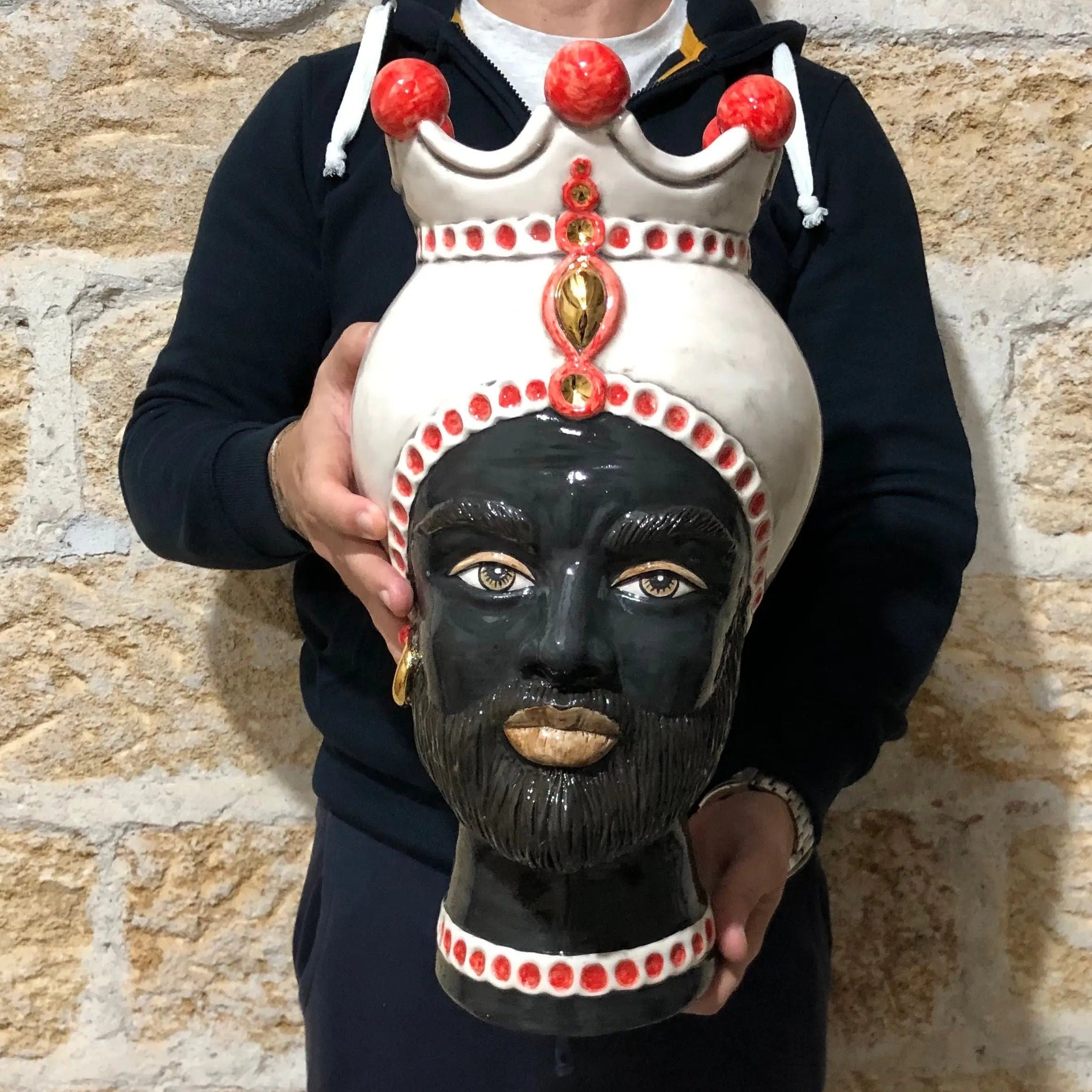 Teste di Moro Luis Ceramica Caltagirone cm H.44 L.23 Artigianale Turbante Liscio Écru Rosso Oro DD CERAMICHE SICILIANE