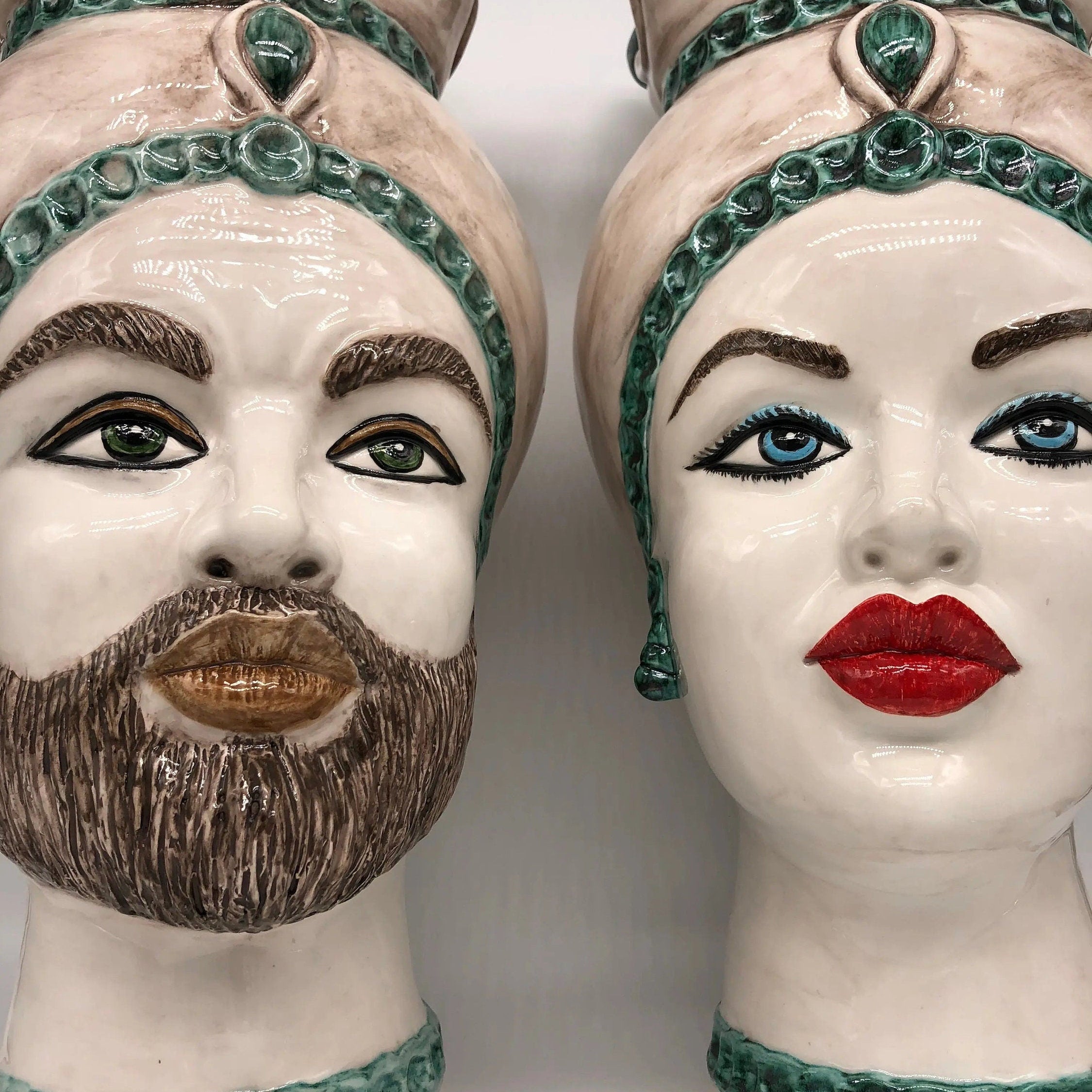 Teste di Moro Luis Ceramica Caltagirone cm H.44 L.23 Artigianale Turbante Liscio Écru Verde DD CERAMICHE SICILIANE