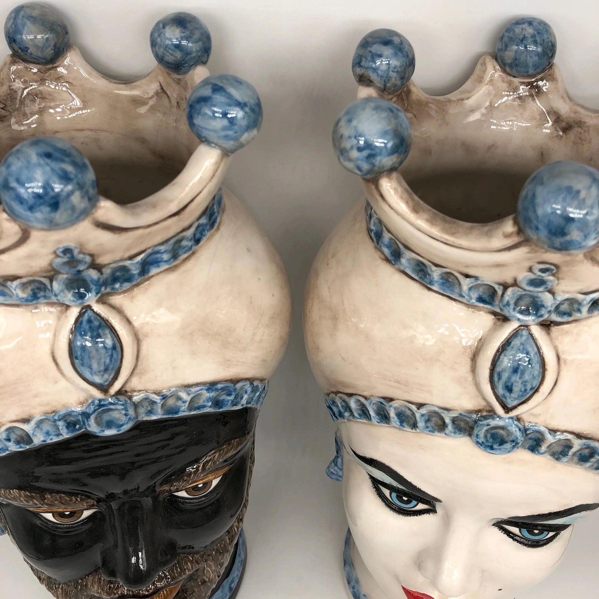 Teste di Moro Luis Ceramica Caltagirone cm H.44 L.23 Artigianale Turbante Liscio Écru Azzurro DD CERAMICHE SICILIANE