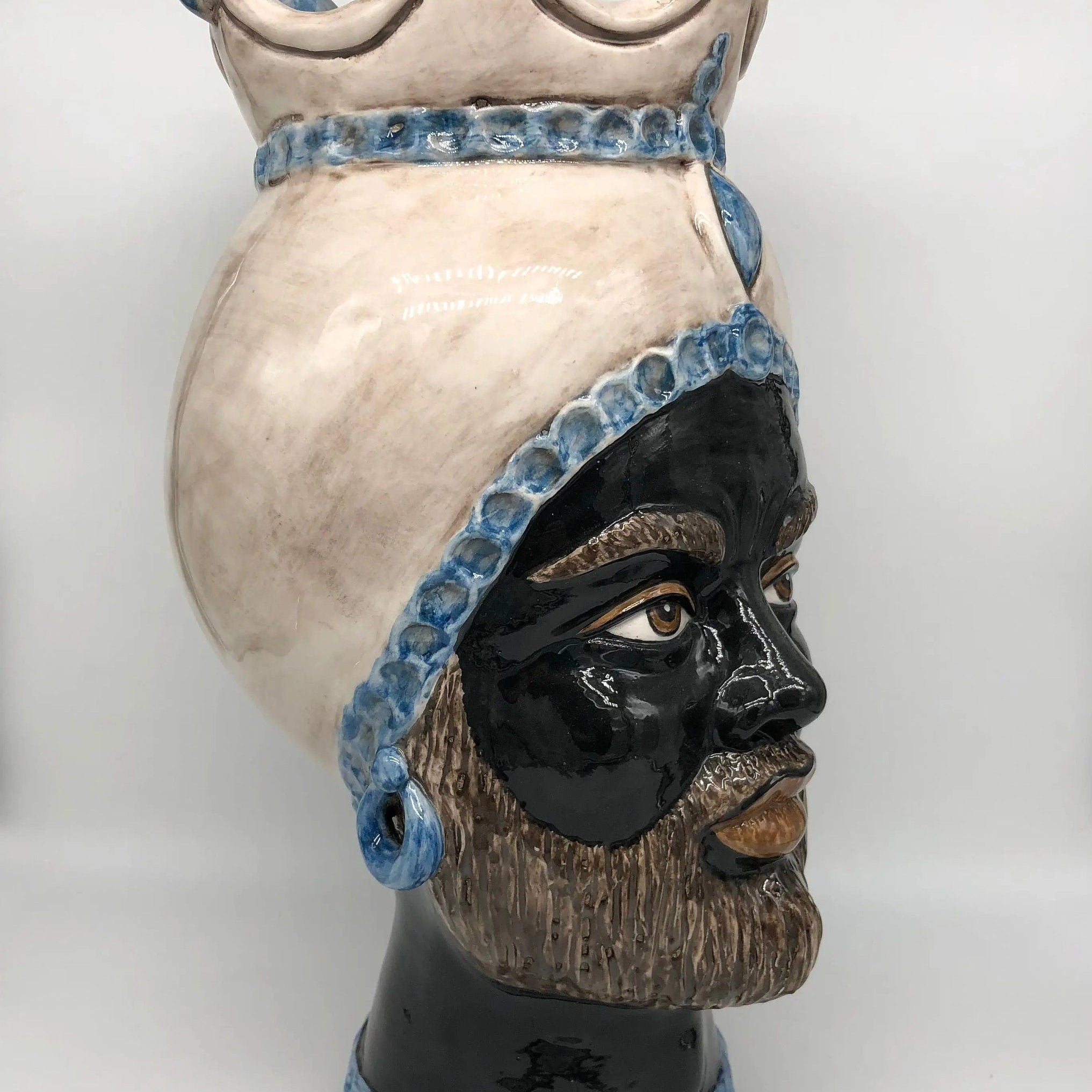 Teste di Moro Luis Ceramica Caltagirone cm H.44 L.23 Artigianale Turbante Liscio Écru Azzurro DD CERAMICHE SICILIANE