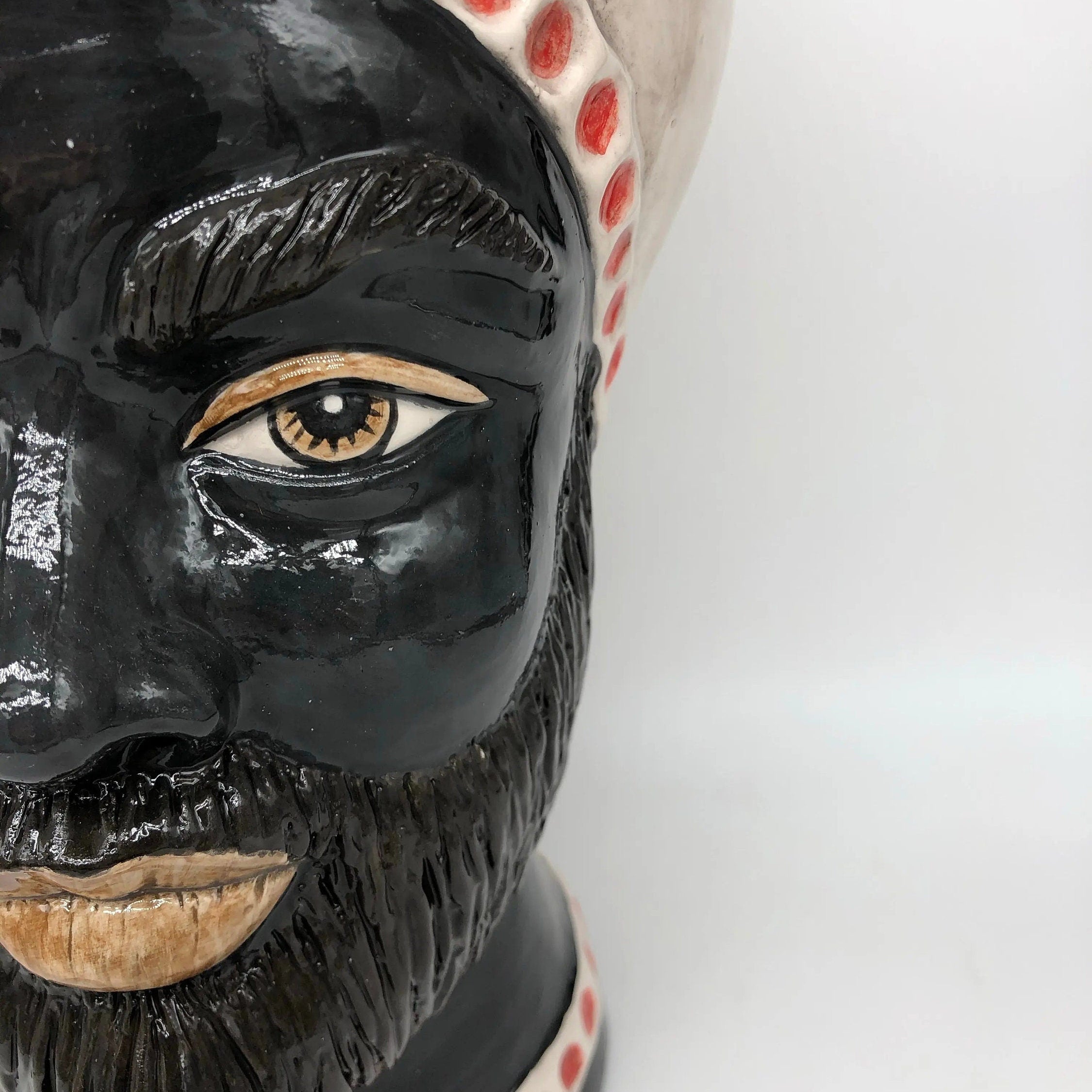 Teste di Moro Luis Ceramica Caltagirone cm H.44 L.23 Artigianale Turbante Liscio Écru Rosso Oro DD CERAMICHE SICILIANE
