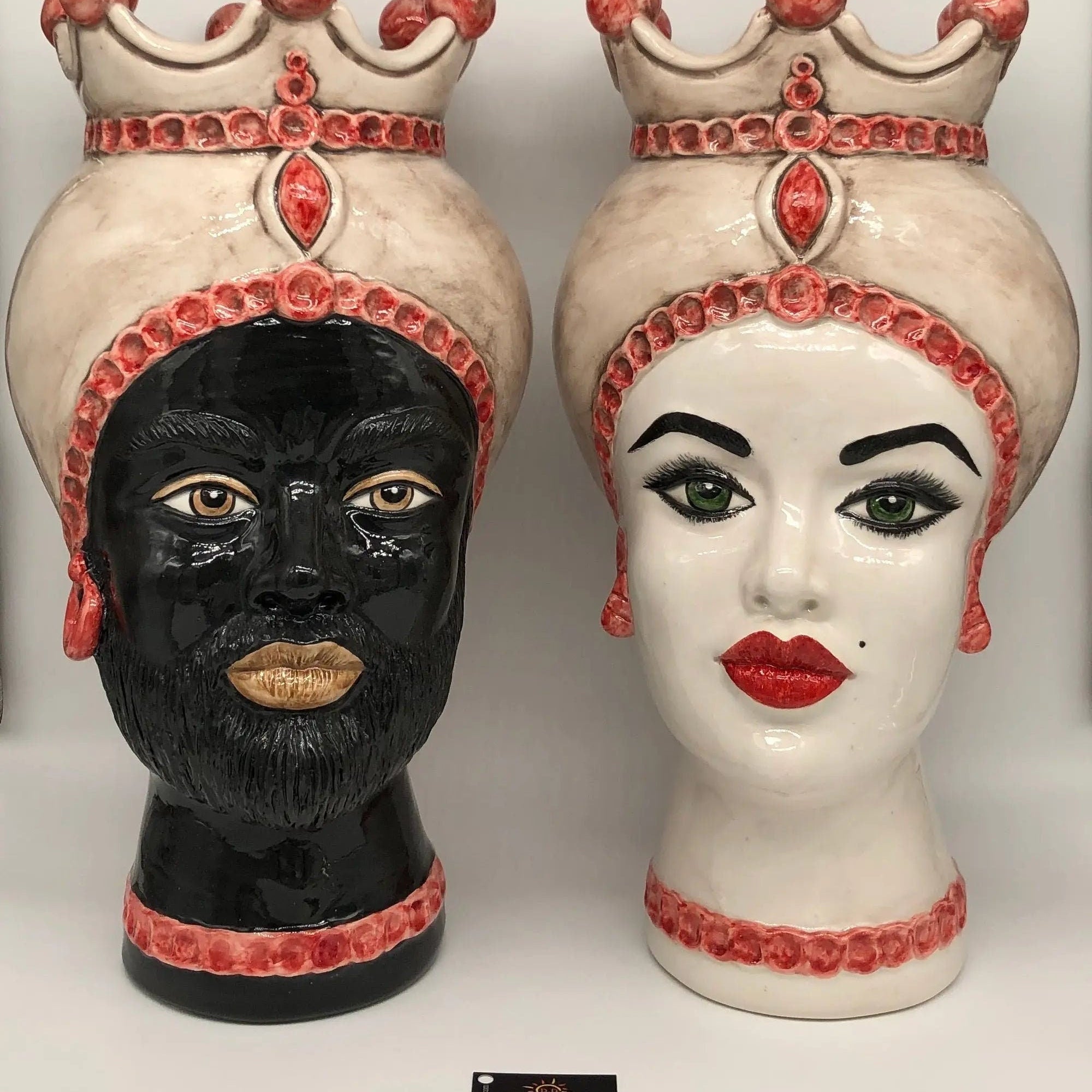 Teste di Moro Luis Ceramica Caltagirone cm H.44 L.23 Artigianale Turbante Liscio Écru Rosso DD CERAMICHE SICILIANE