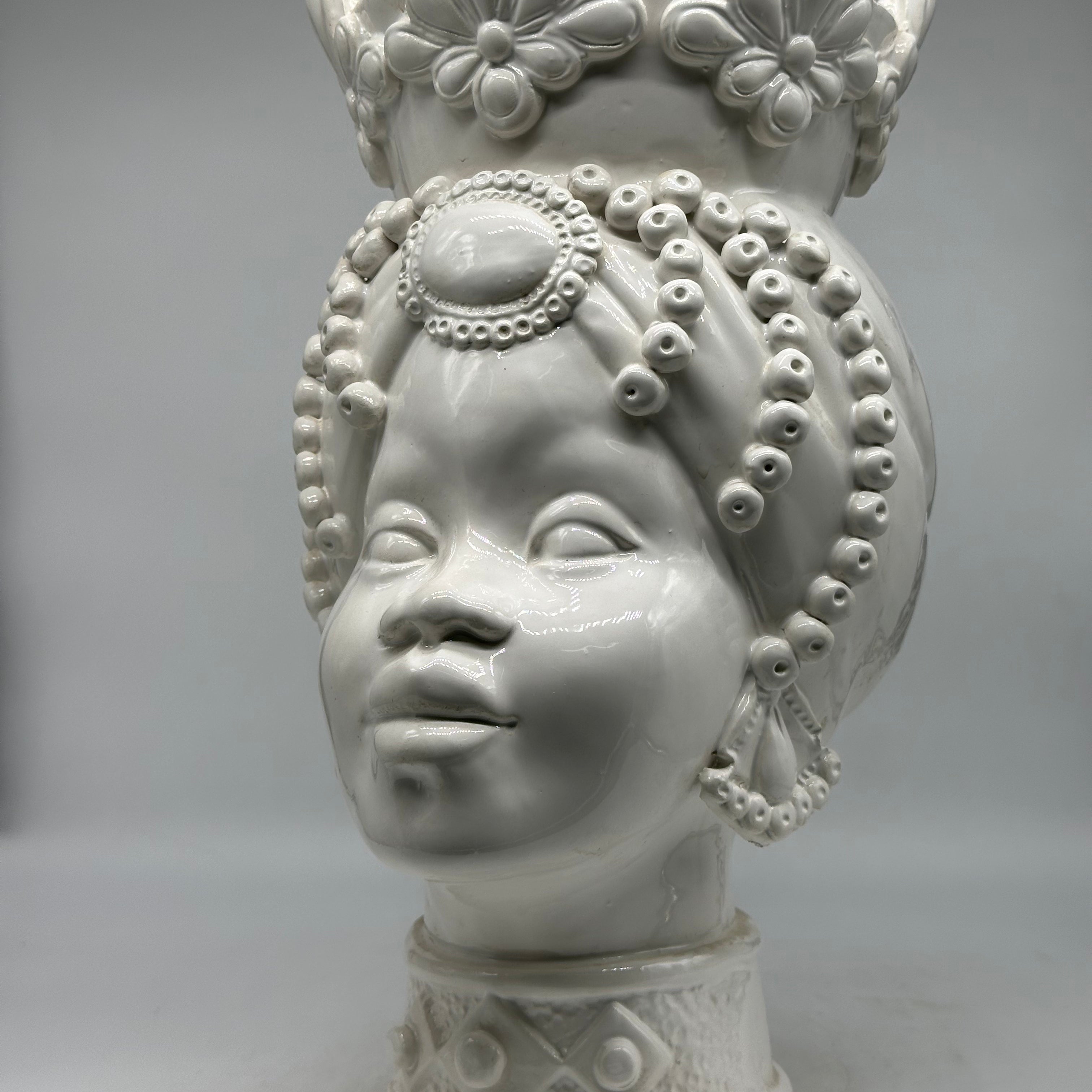 Teste di Moro Masai Ceramica Caltagirone cm H.38 L.21 Artigianale Bianco - TESTE DI MORO