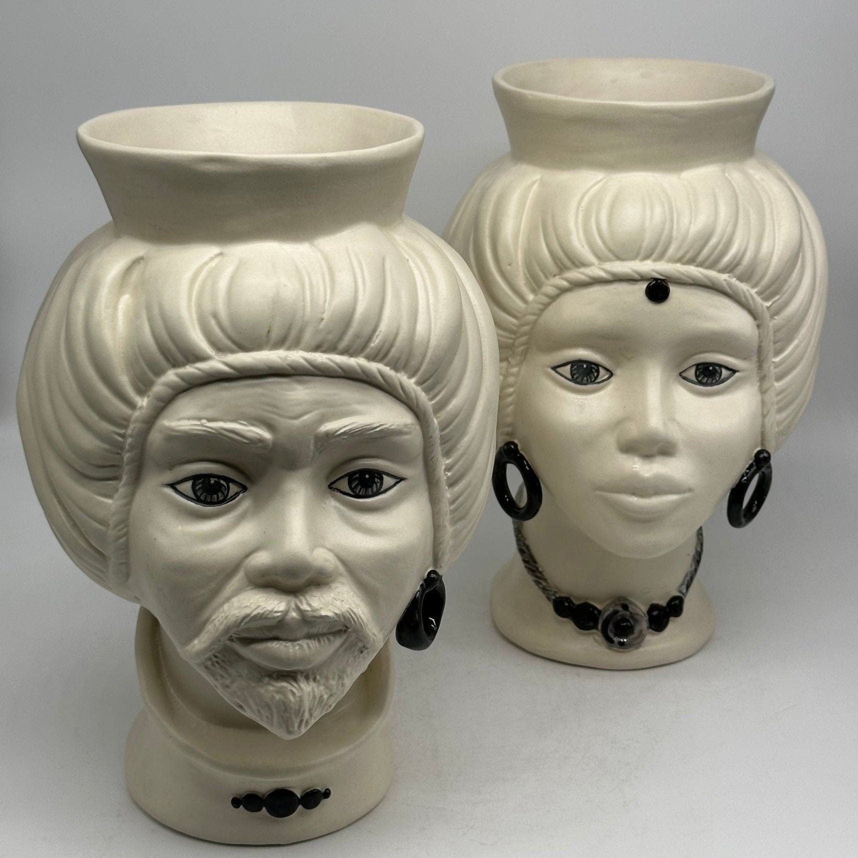 Teste di Moro Mediterraneo Ceramica Caltagirone cm H.29 L.22 Artigianale Bianco Opaco - DD CERAMICHE SICILIANE