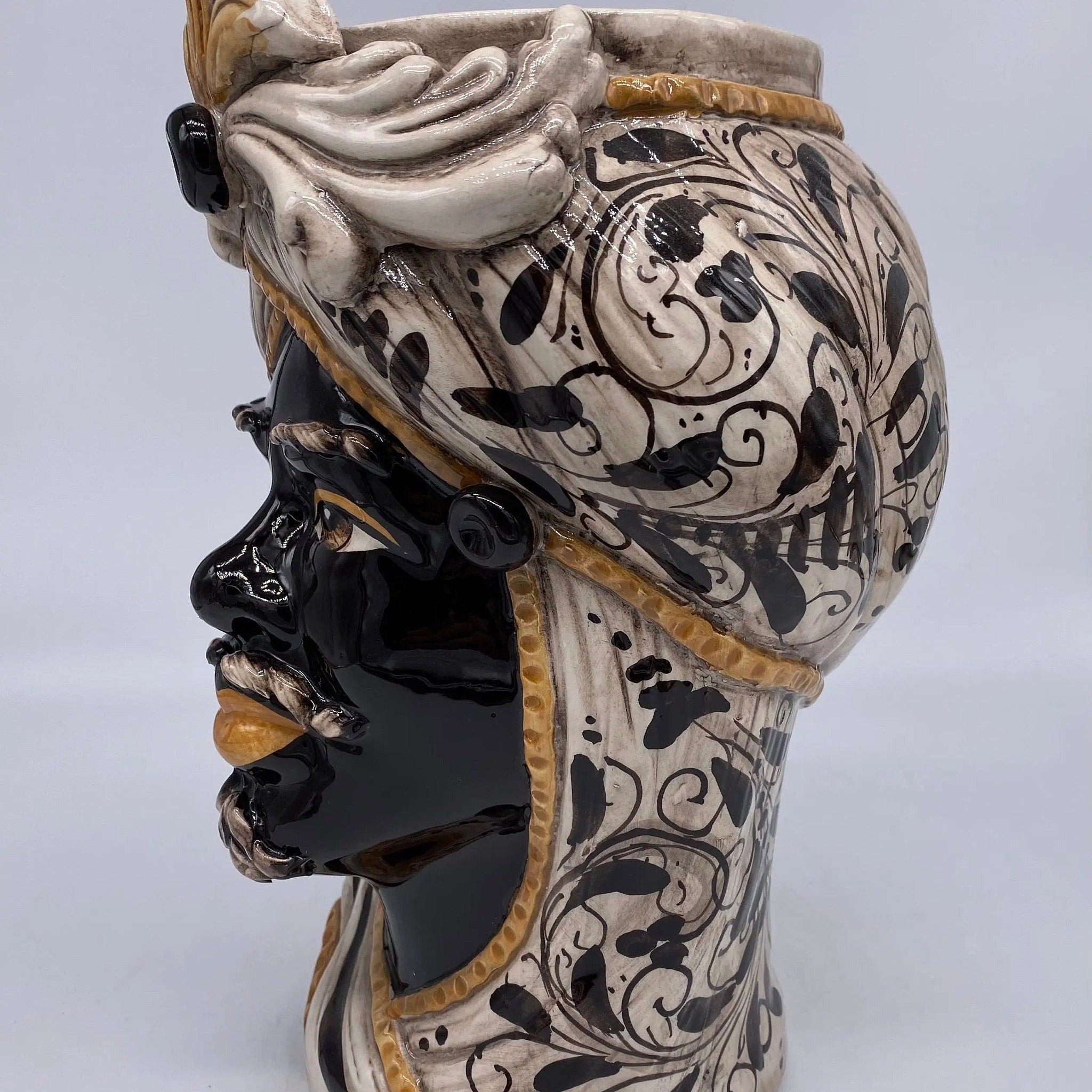 Teste di Moro Moresca Ceramica Caltagirone cm H.28 L.19 Artigianale Barocco Ocra DD CERAMICHE SICILIANE