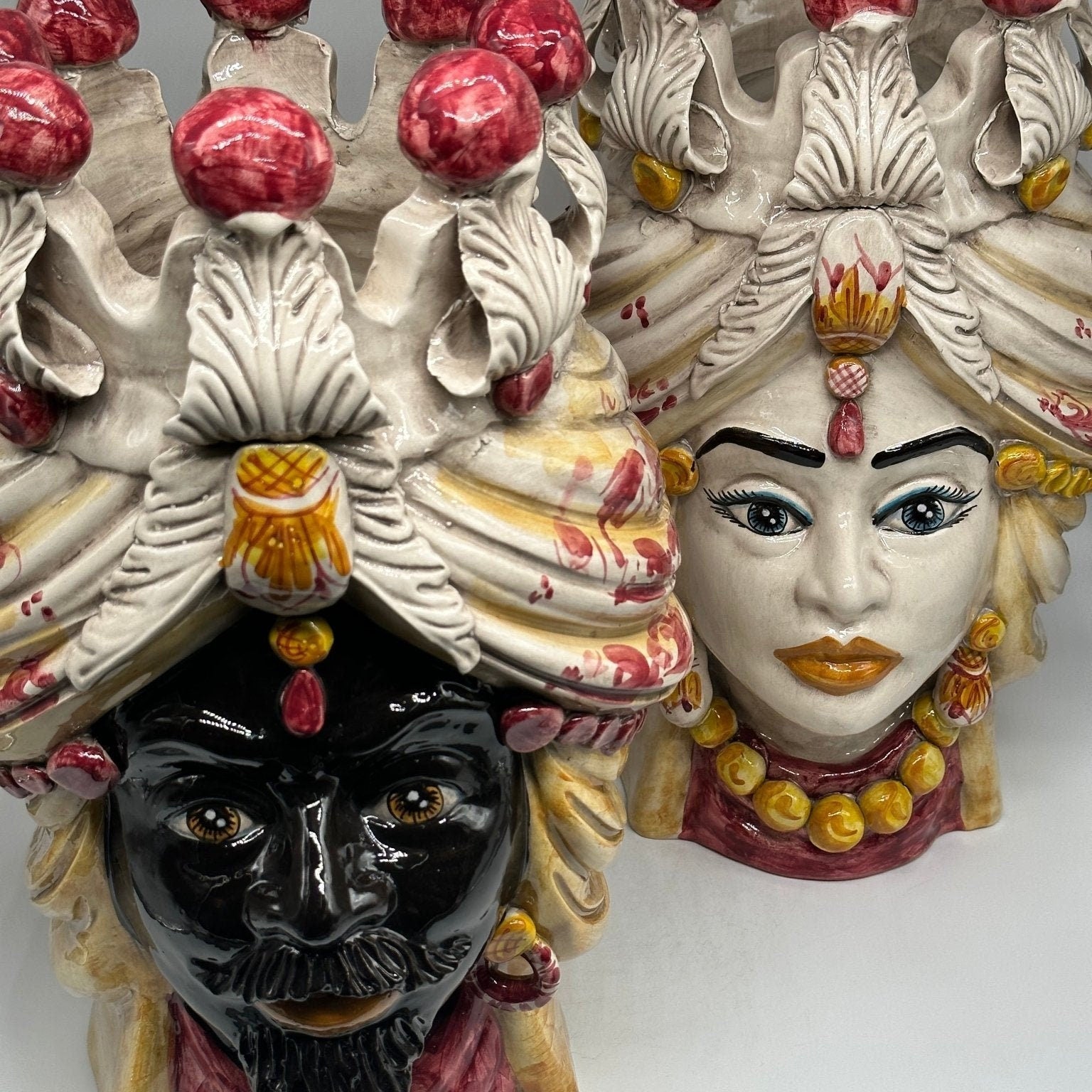 Teste di Moro Seicento Ceramica Caltagirone cm H.40 L.26 Artigianale Bordeaux Giallo - DD CERAMICHE SICILIANE