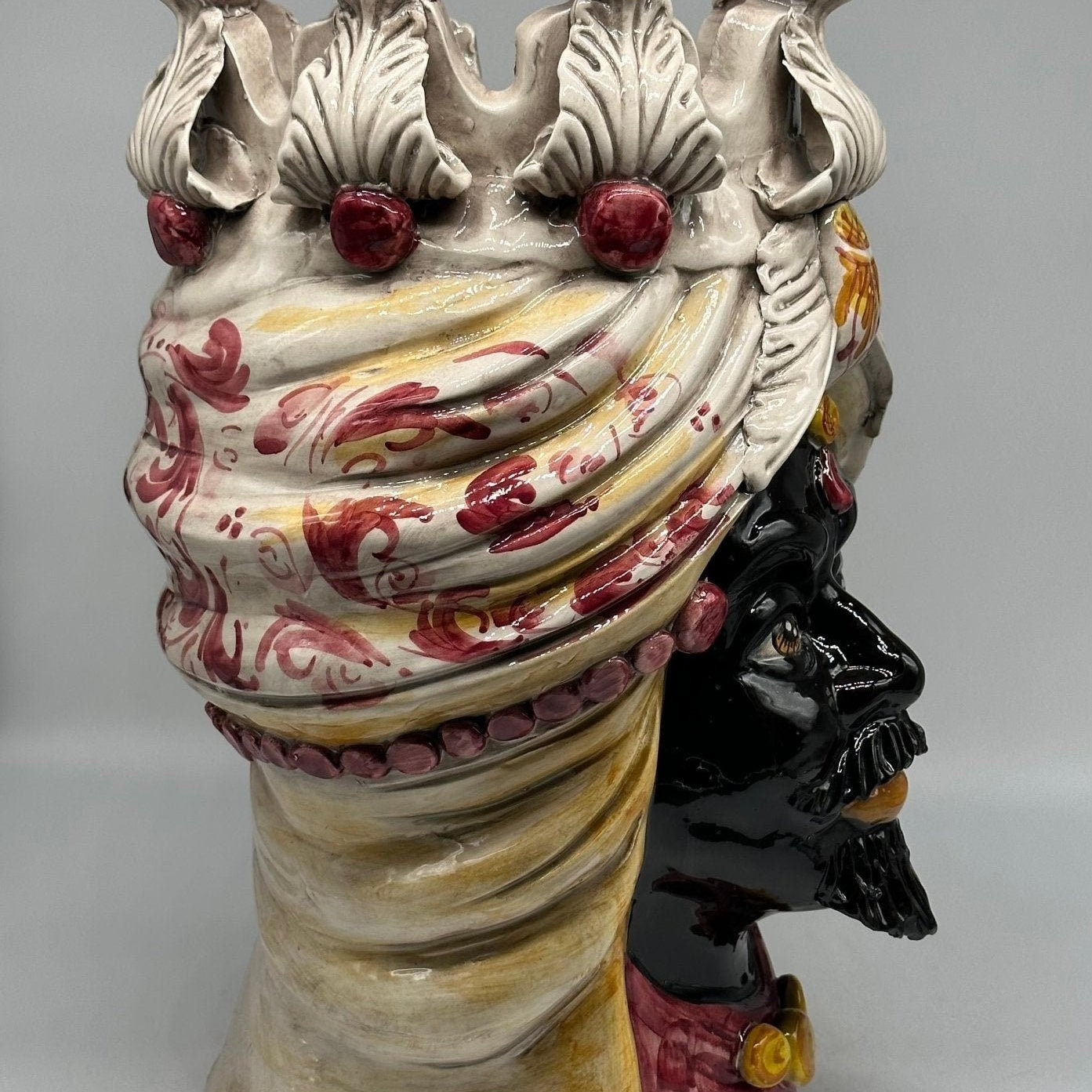 Teste di Moro Seicento Ceramica Caltagirone cm H.40 L.26 Artigianale Bordeaux Giallo - DD CERAMICHE SICILIANE