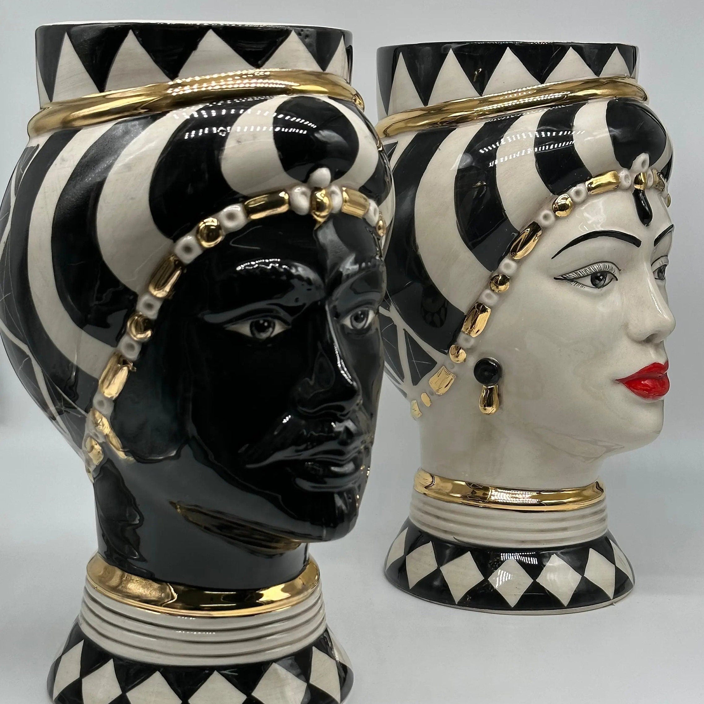 Teste di Moro Token Ceramica Caltagirone cm H.31 L.18 Artigianale Bianco Nero Oro DD CERAMICHE SICILIANE