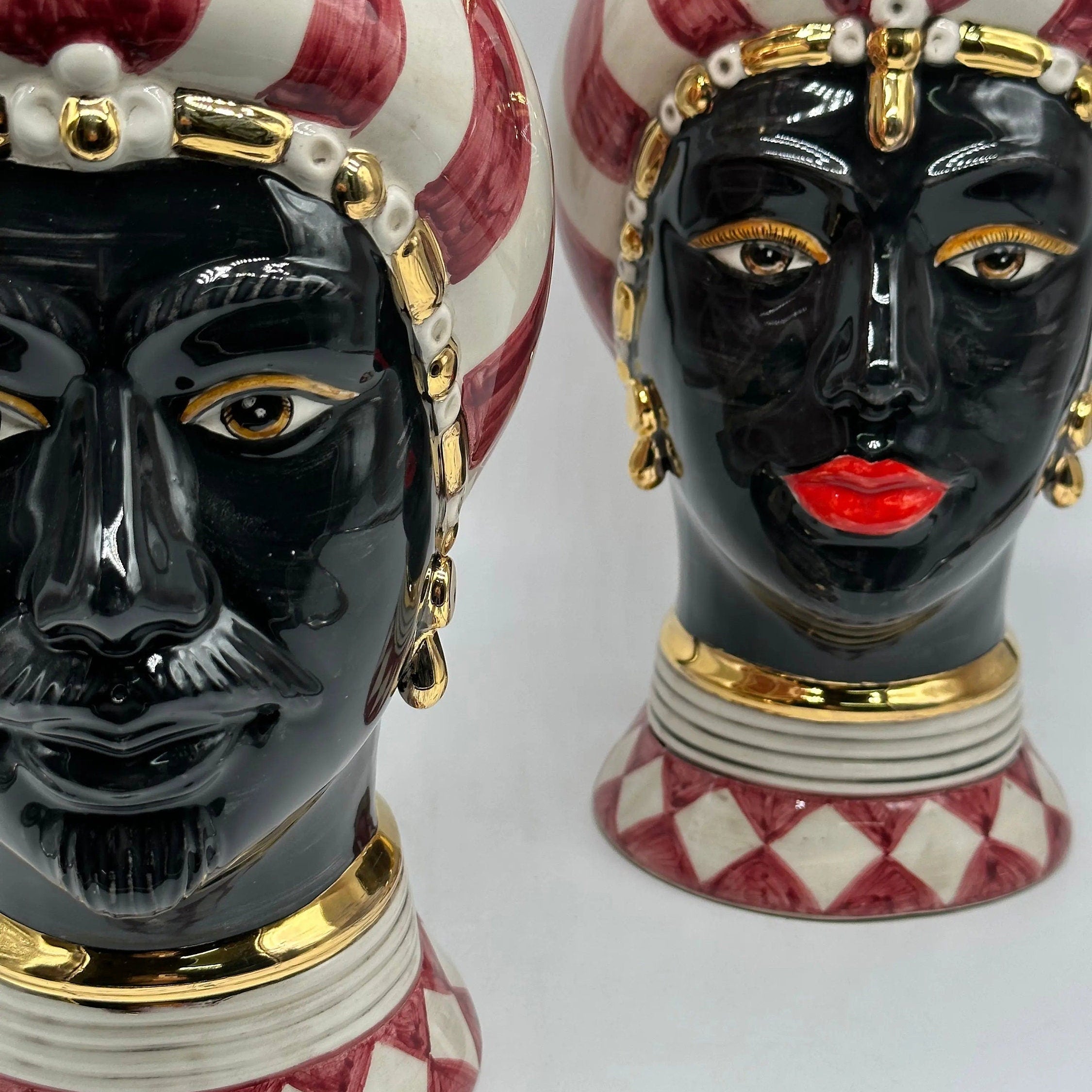 Teste di Moro Token Ceramica Caltagirone cm H.31 L.18 Artigianale Bianco Bordeaux Oro DD CERAMICHE SICILIANE