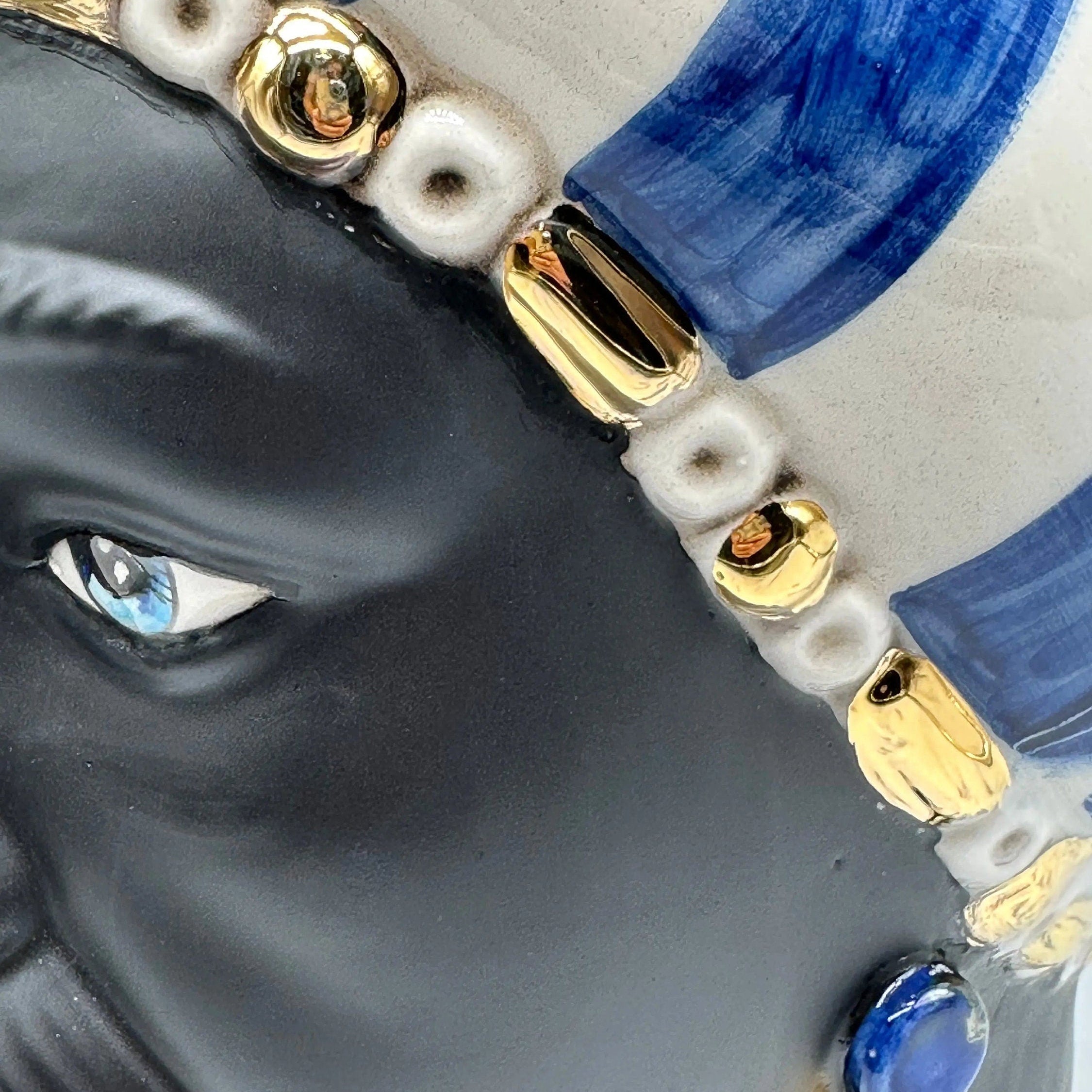 Teste di Moro Token Ceramica Caltagirone cm H.31 L.18 Artigianale Blu Bianco Oro DD CERAMICHE SICILIANE