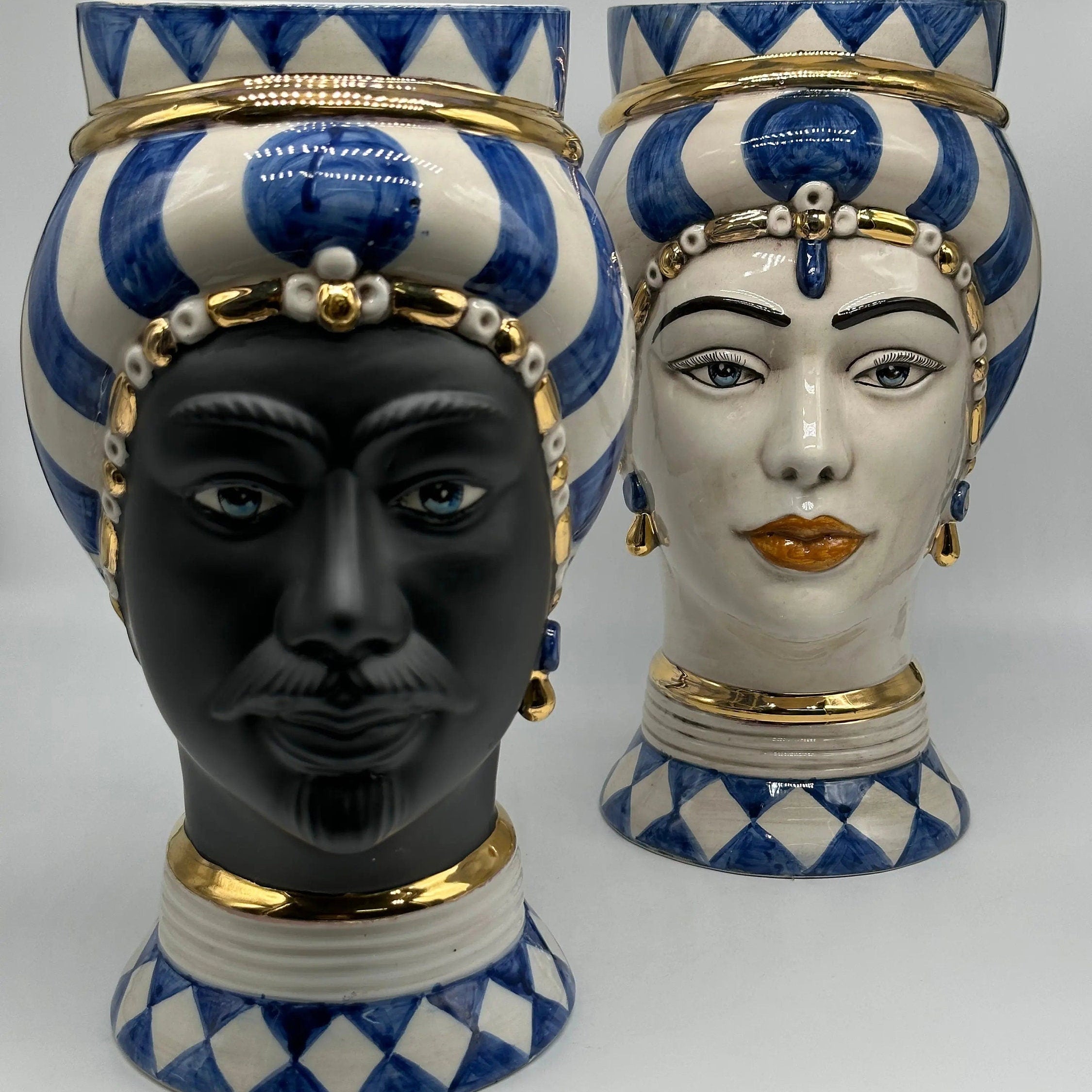 Teste di Moro Token Ceramica Caltagirone cm H.31 L.18 Artigianale Blu Bianco Oro DD CERAMICHE SICILIANE