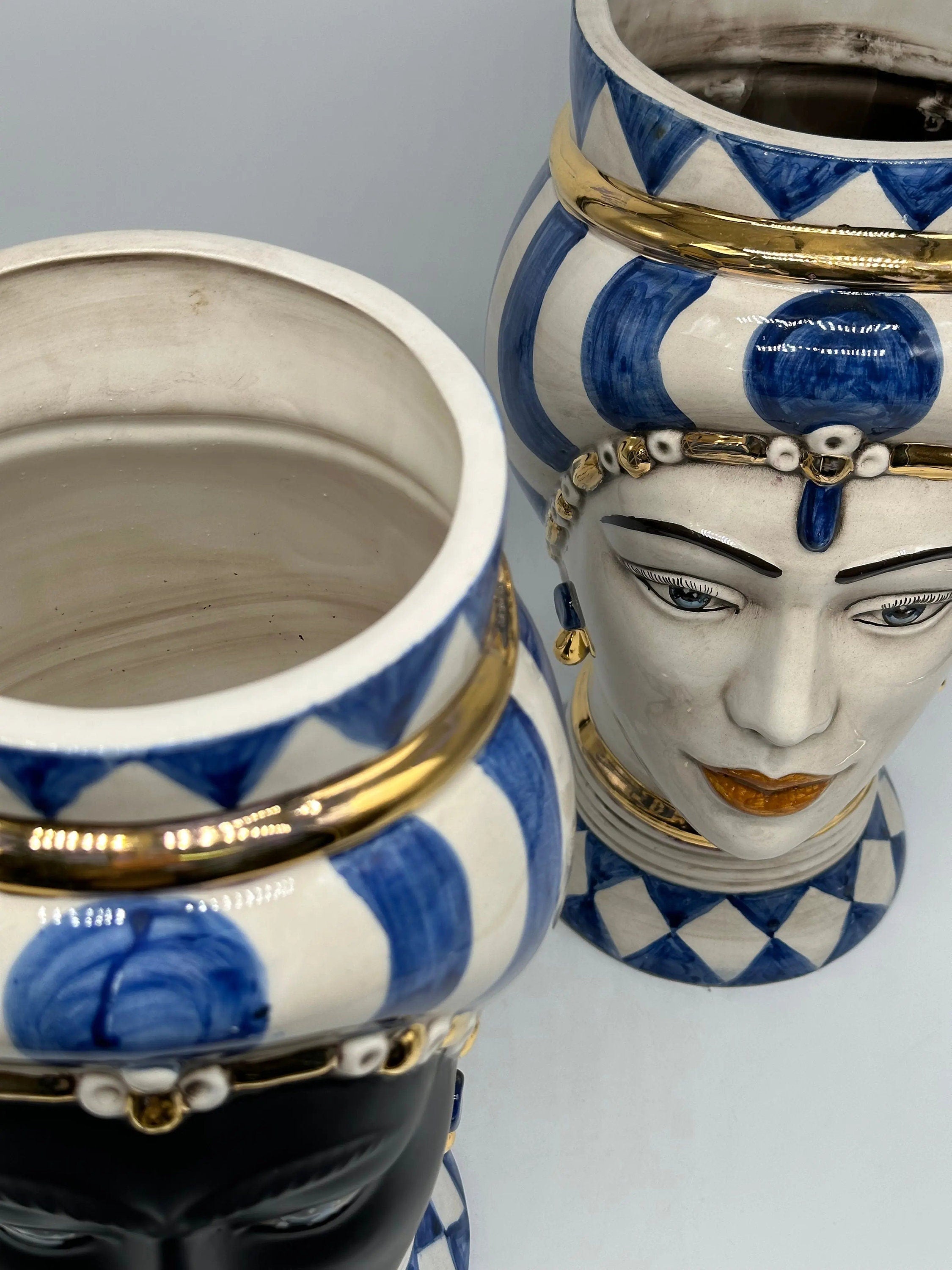 Teste di Moro Token Ceramica Caltagirone cm H.31 L.18 Artigianale Blu Bianco Oro DD CERAMICHE SICILIANE