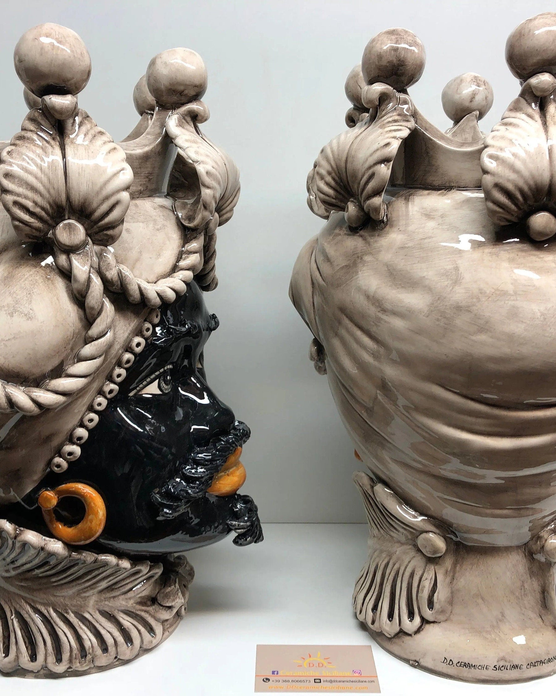 Teste di Moro Zefiro Ceramica Caltagirone cm H.43 L.26 Artigianale Invecchiato Écru DD CERAMICHE SICILIANE