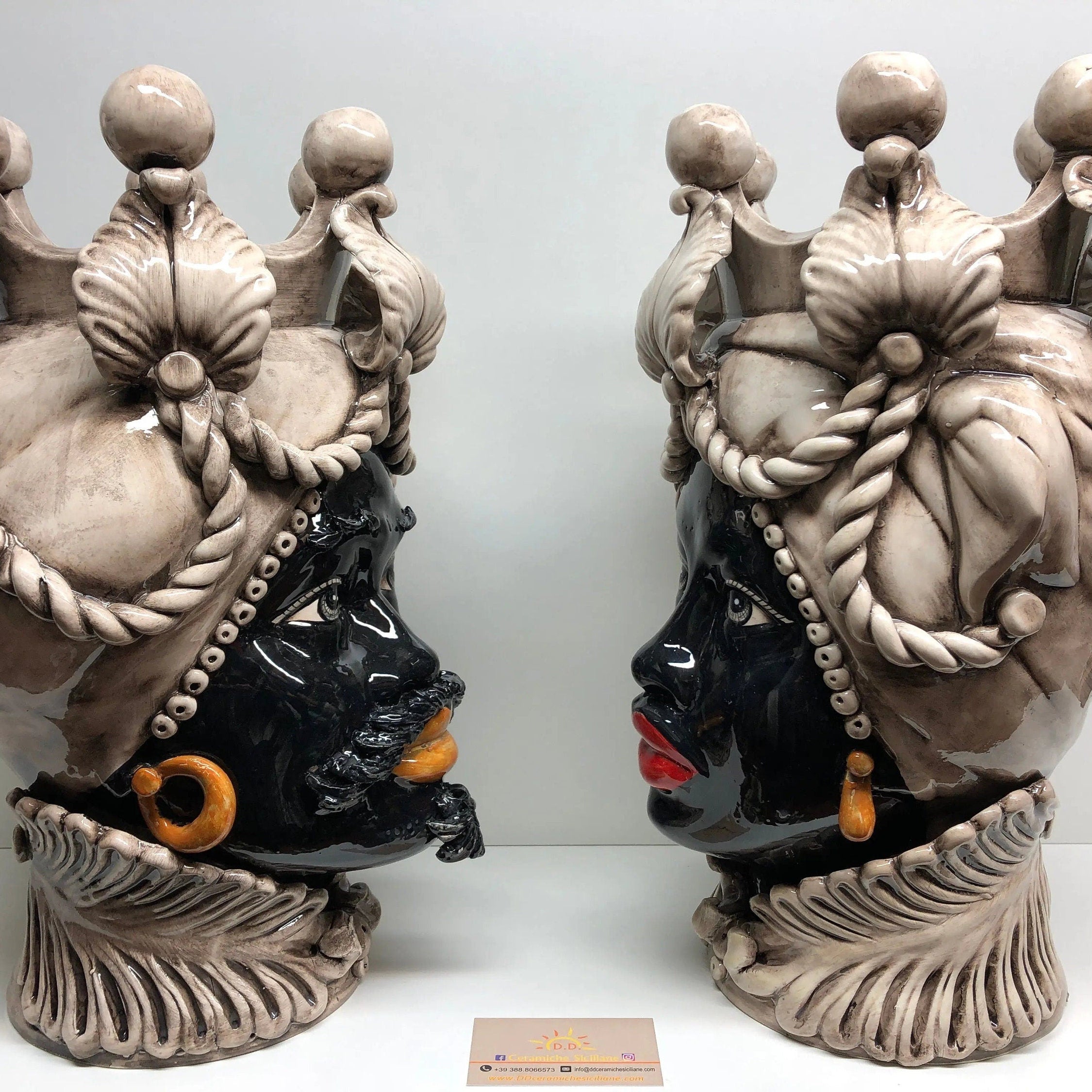 Teste di Moro Zefiro Ceramica Caltagirone cm H.43 L.26 Artigianale Invecchiato Écru DD CERAMICHE SICILIANE