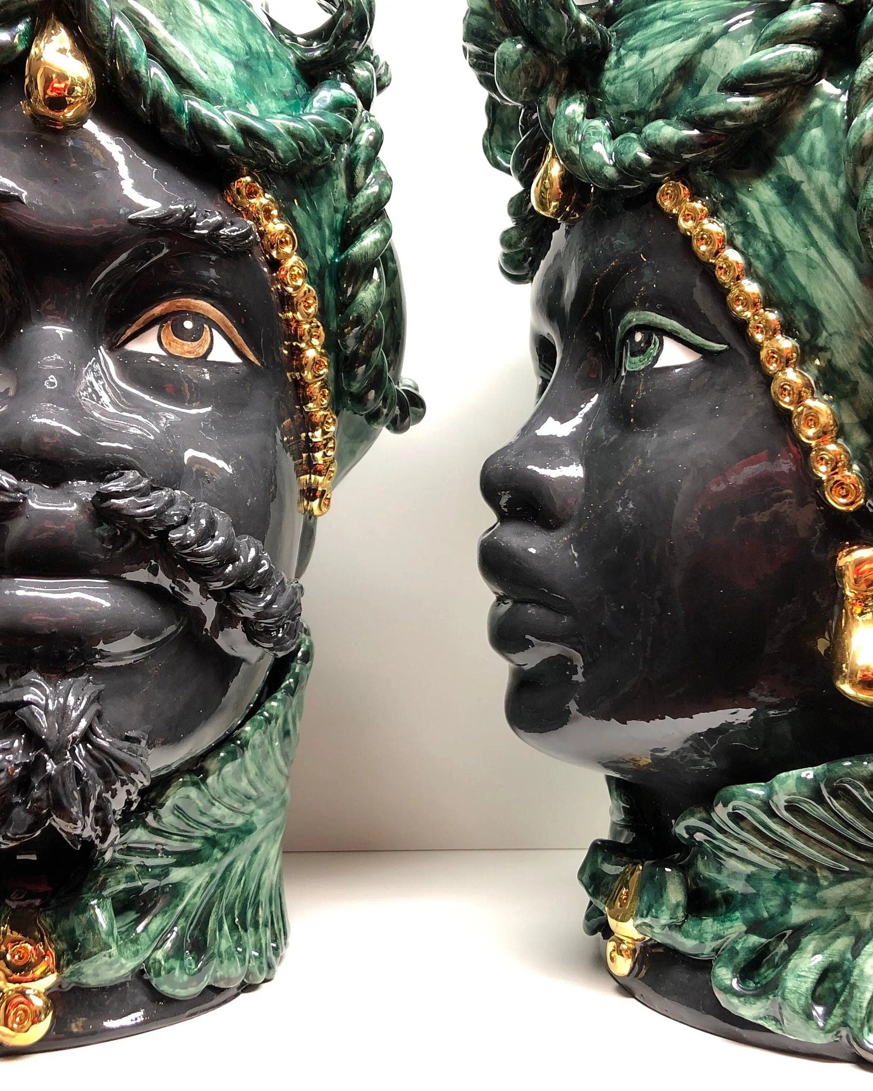 Teste di Moro Zefiro Ceramica Caltagirone cm H.43 L.26 Artigianale Verde Nero Oro DD CERAMICHE SICILIANE