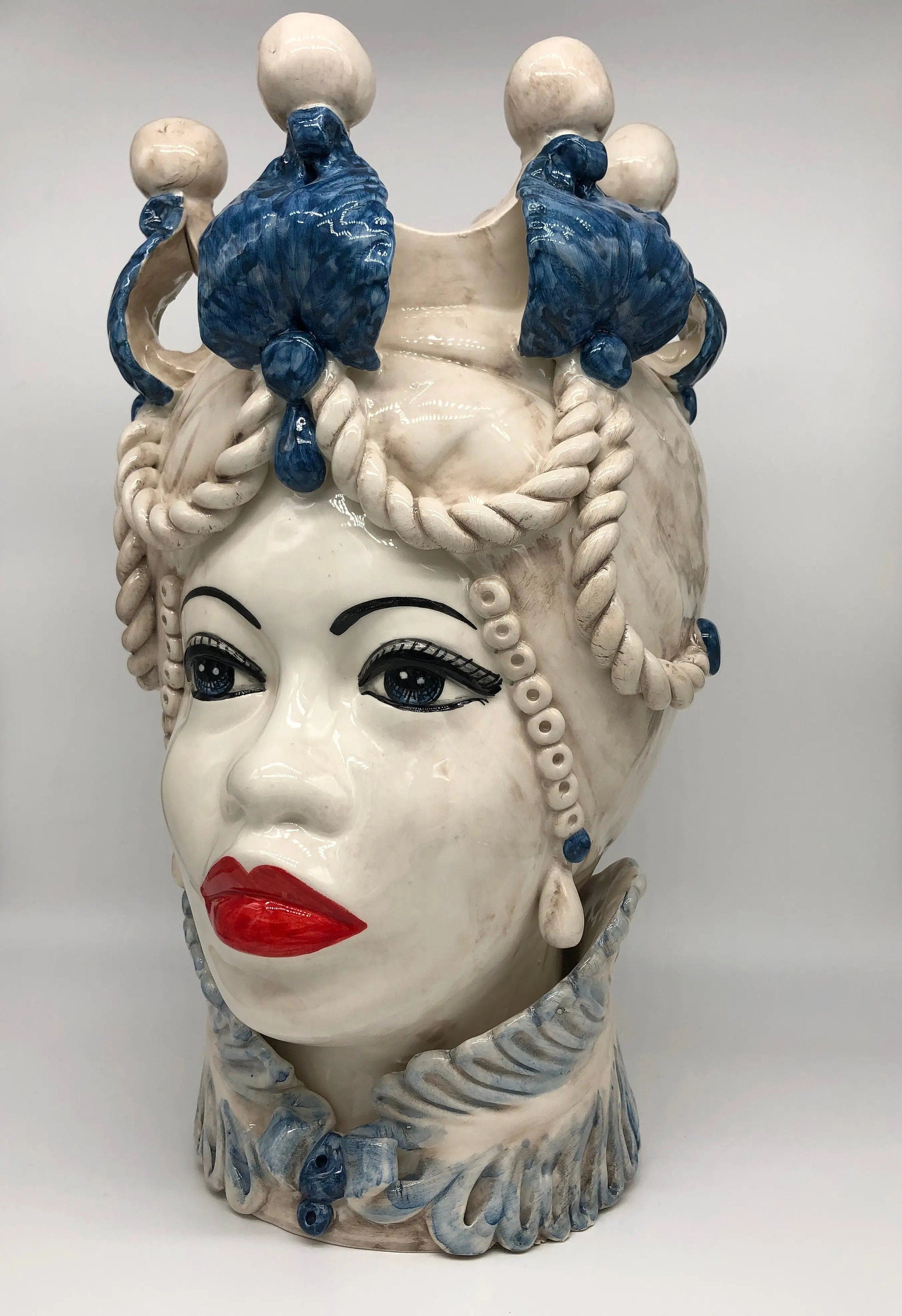 Teste di Moro Zefiro Ceramica Caltagirone cm H.43 L.26 Artigianale Écru Foglie Blu DD CERAMICHE SICILIANE