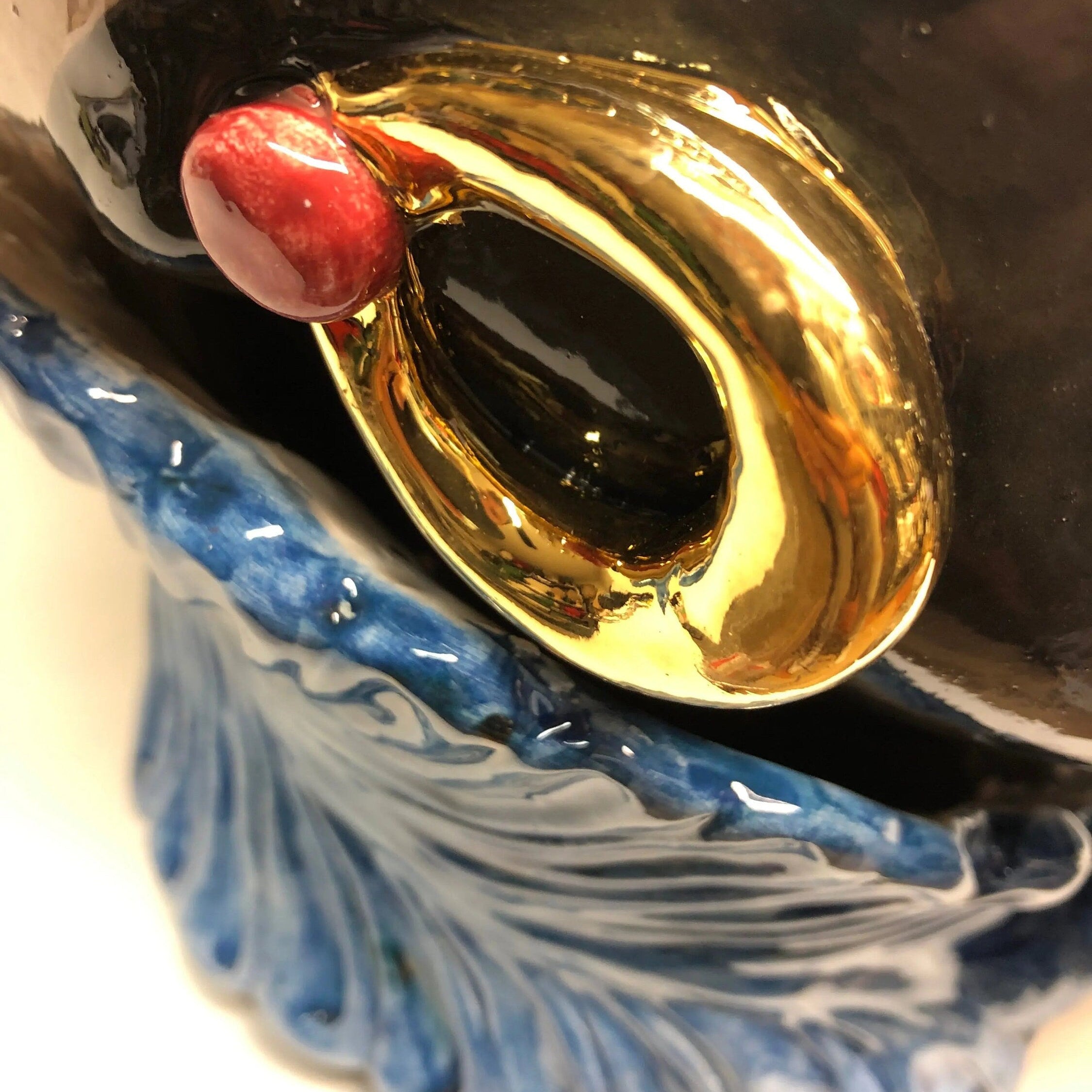 Teste di Moro Zefiro Ceramica Caltagirone cm H.43 L.26 Artigianale Écru Foglie Blu Oro DD CERAMICHE SICILIANE