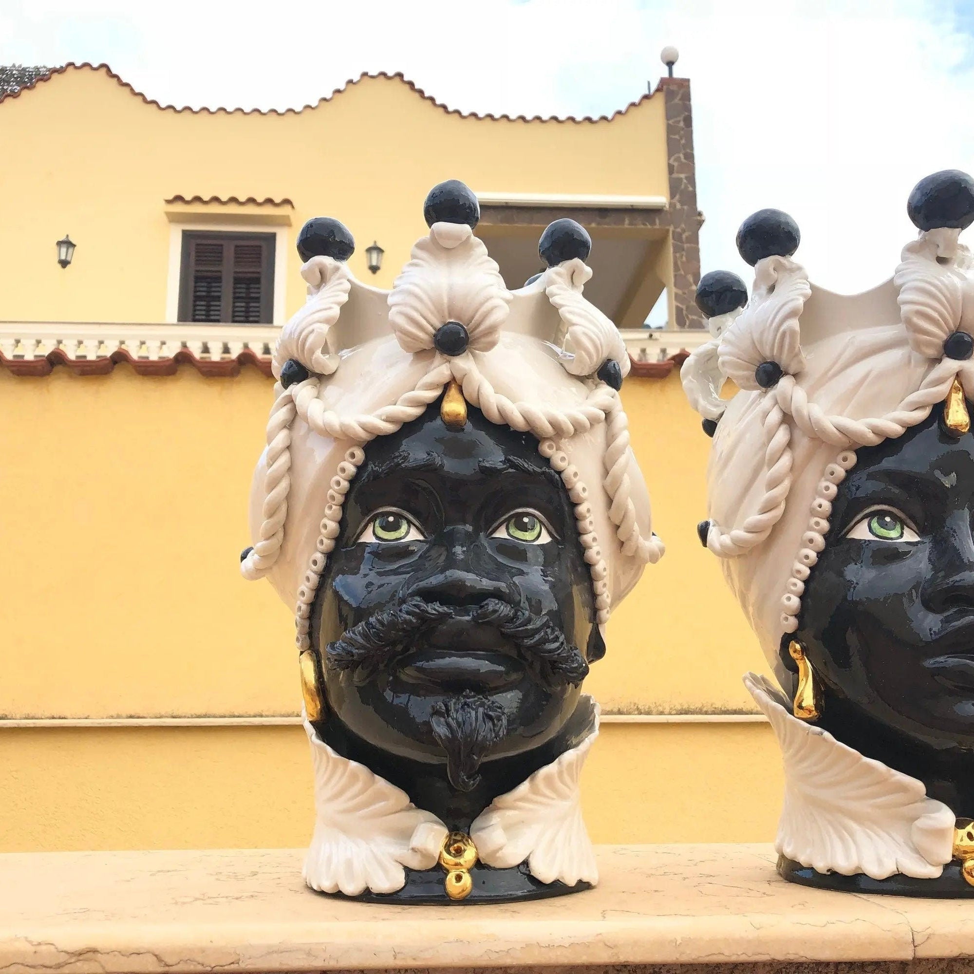 Teste di Moro Zefiro Ceramica Caltagirone cm H.43 L.26 Artigianale Bianco Nero Oro DD CERAMICHE SICILIANE