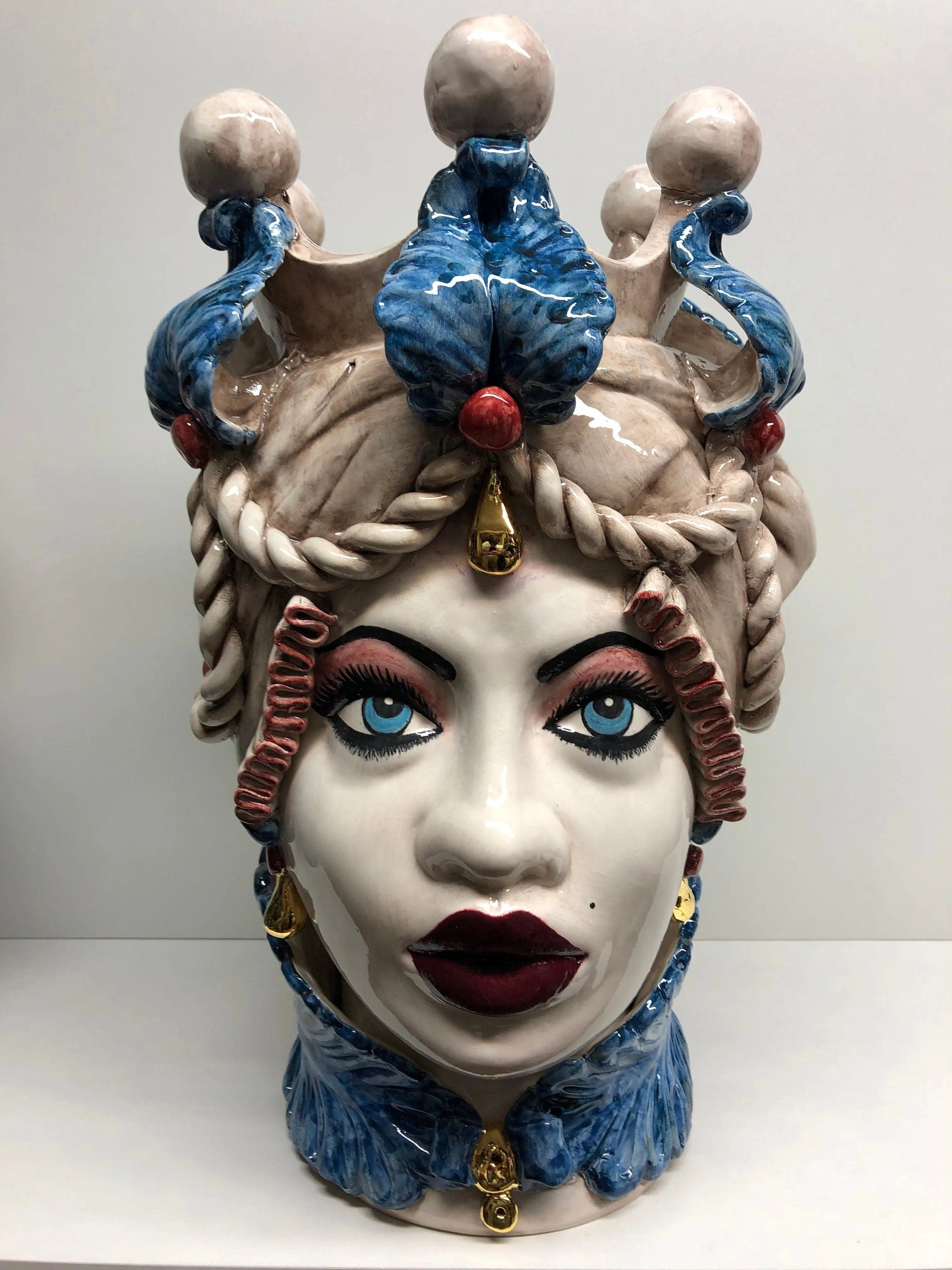 Teste di Moro Zefiro Ceramica Caltagirone cm H.43 L.26 Artigianale Écru Foglie Blu Oro DD CERAMICHE SICILIANE