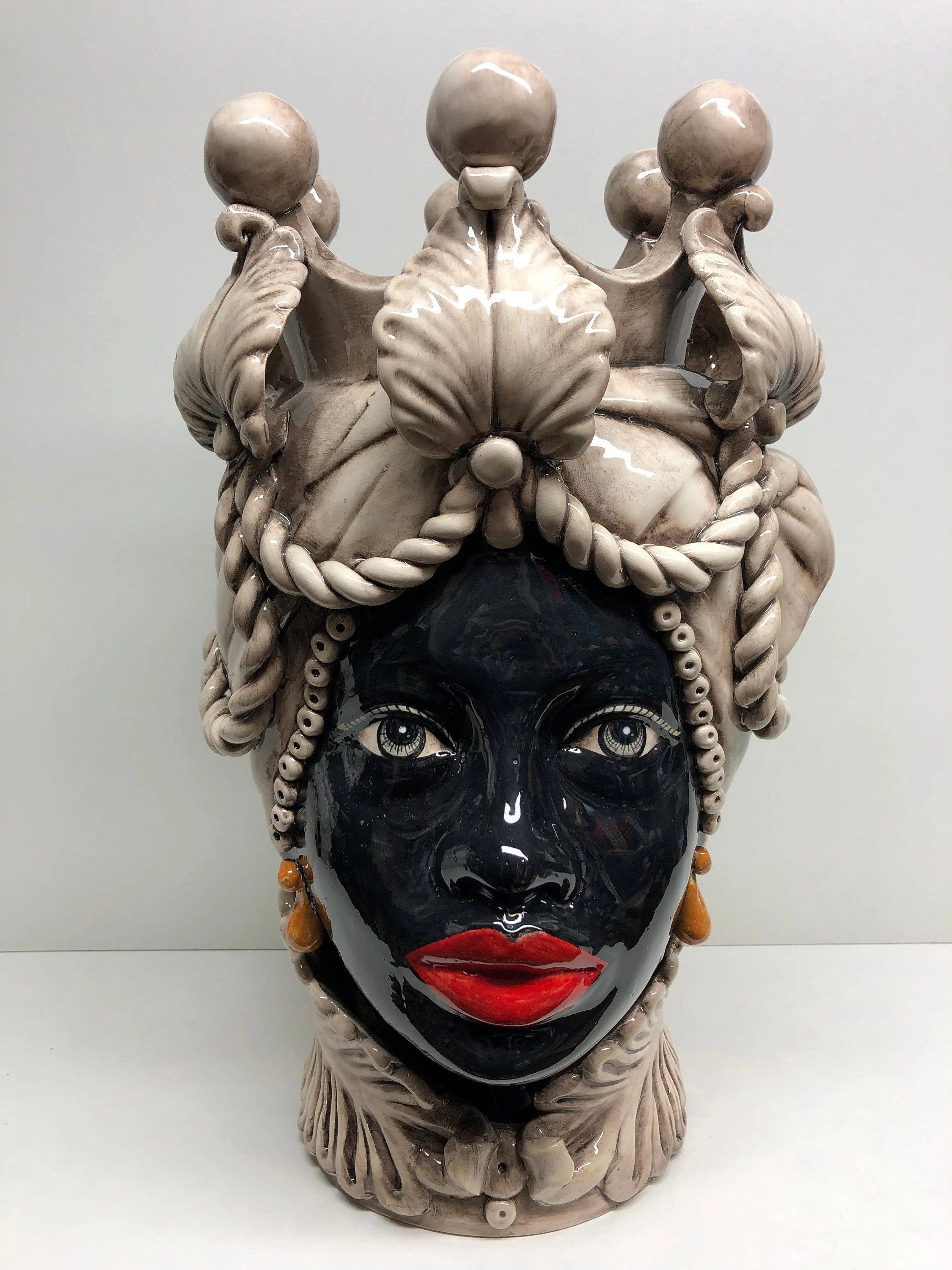 Teste di Moro Zefiro Ceramica Caltagirone cm H.43 L.26 Artigianale Invecchiato Écru DD CERAMICHE SICILIANE