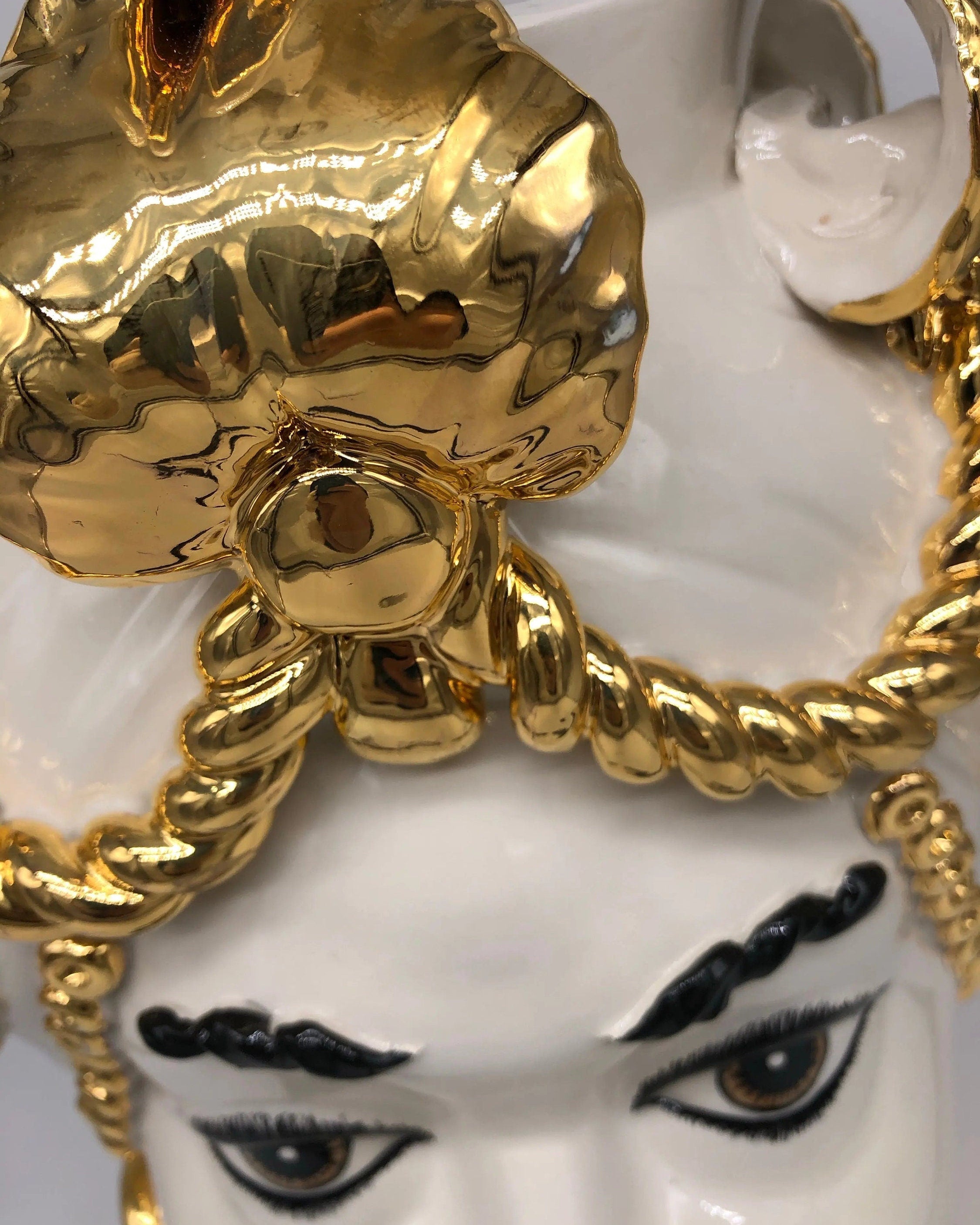 Teste di Moro Zefiro Ceramica Caltagirone cm H.43 L.26 Artigianale Bianco Oro Viso Chiaro DD CERAMICHE SICILIANE