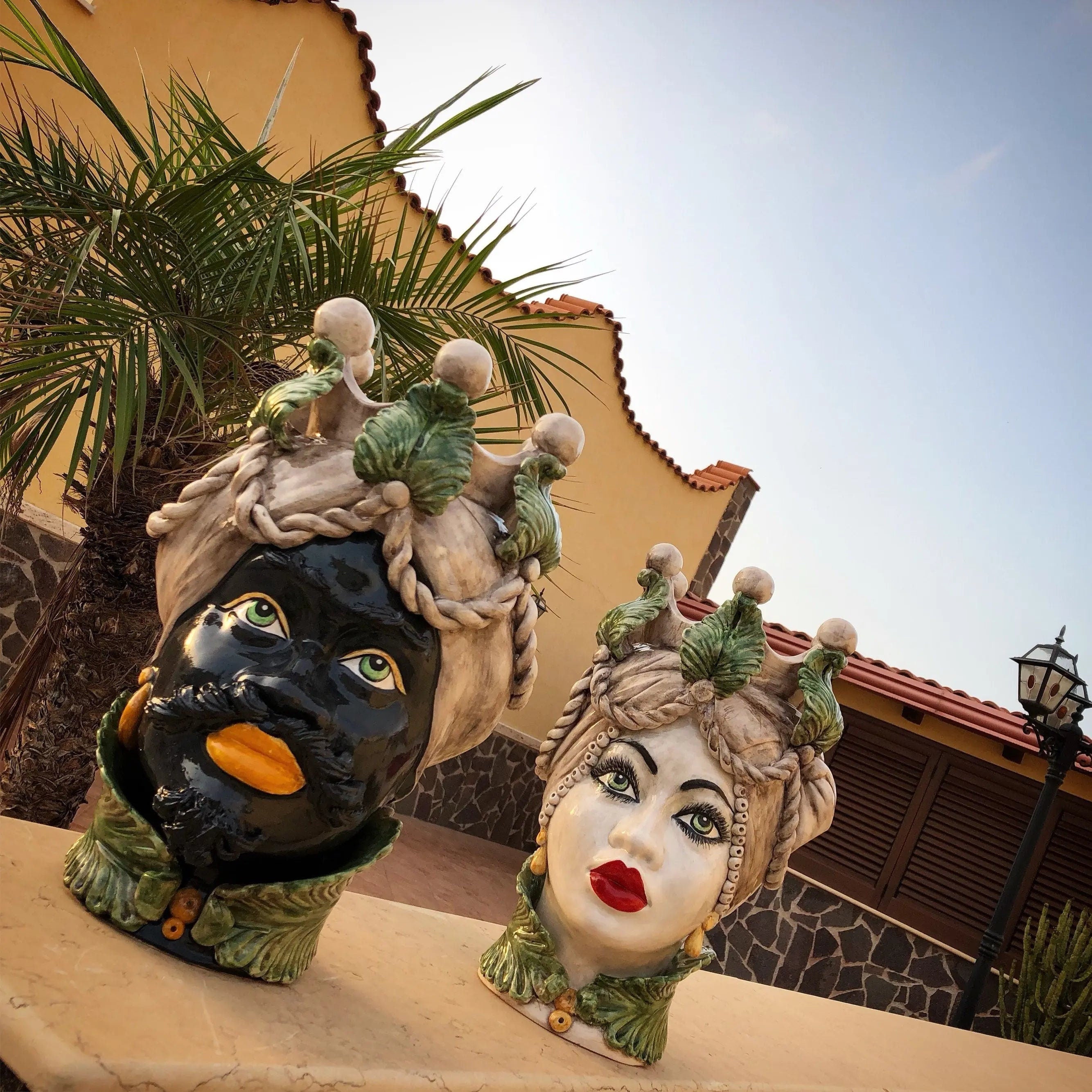 Teste di Moro Zefiro Ceramica Caltagirone cm H.43 L.26 Artigianale Écru Foglie Verde DD CERAMICHE SICILIANE