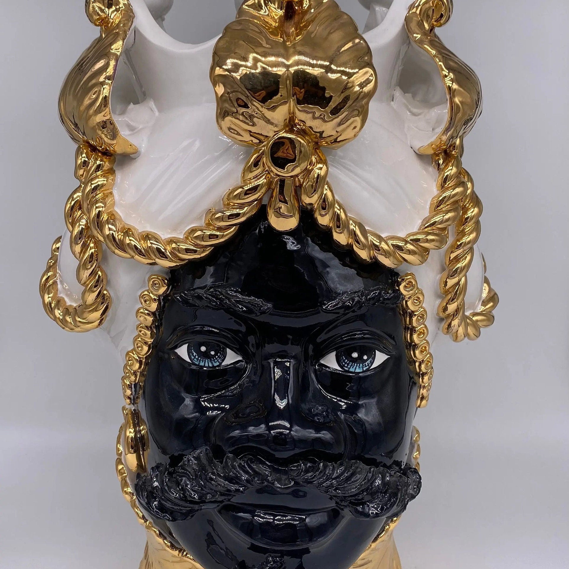 Teste di Moro Zefiro Ceramica Caltagirone cm H.43 L.26 Artigianale Bianco Oro Viso Scuro DD CERAMICHE SICILIANE