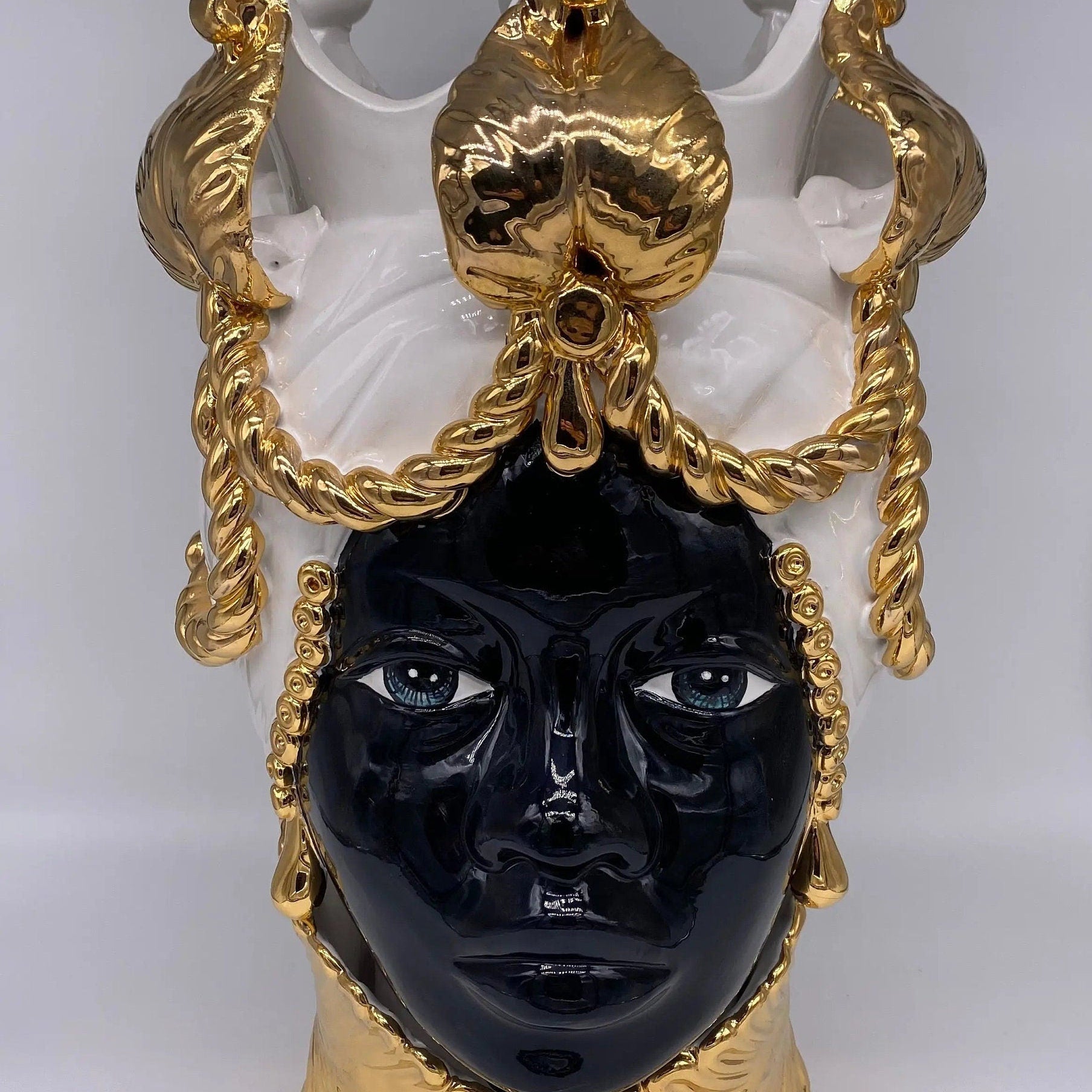 Teste di Moro Zefiro Ceramica Caltagirone cm H.43 L.26 Artigianale Bianco Oro Viso Scuro DD CERAMICHE SICILIANE