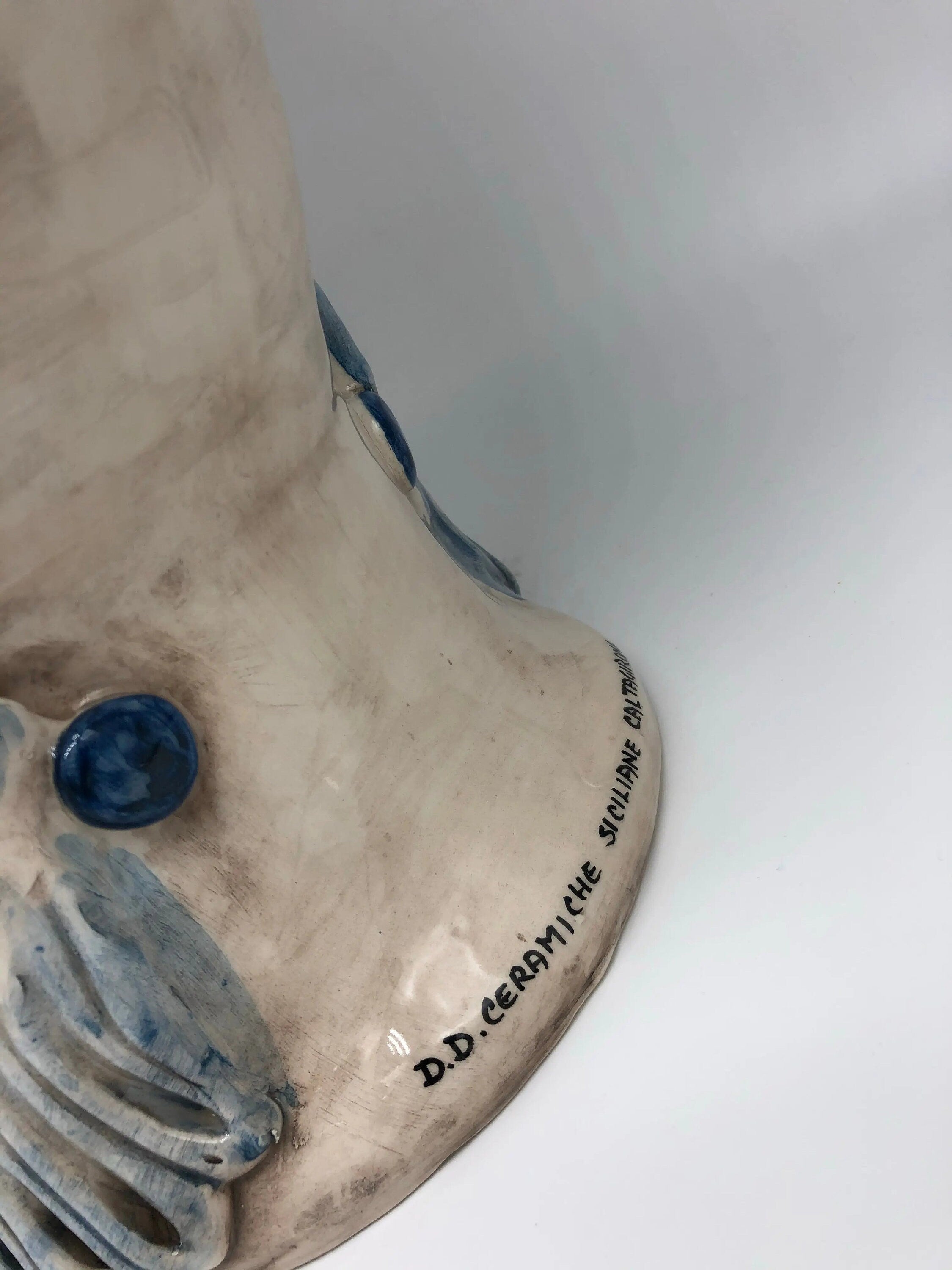 Teste di Moro Zefiro Ceramica Caltagirone cm H.43 L.26 Artigianale Écru Foglie Blu DD CERAMICHE SICILIANE